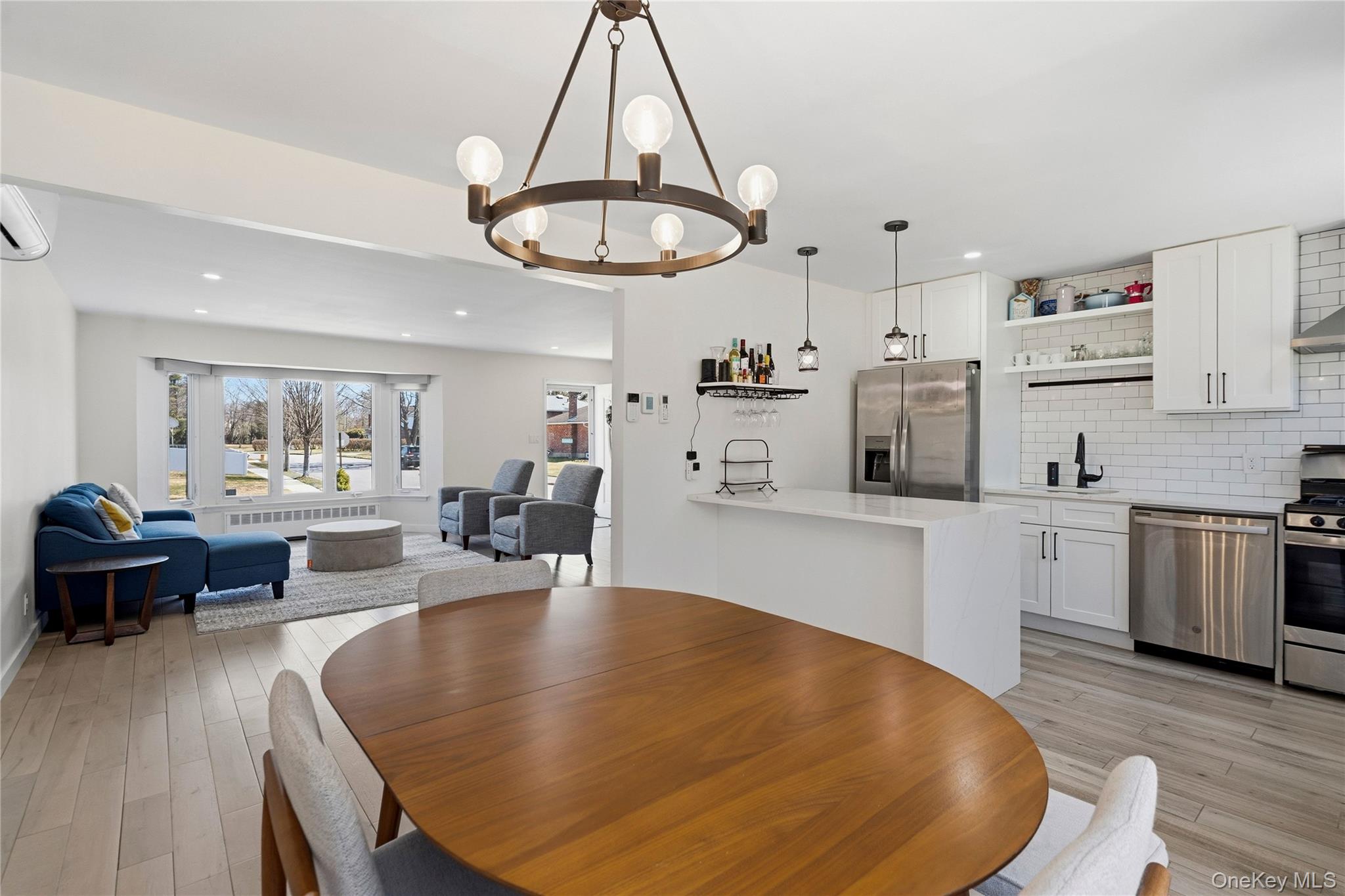 25 Leonard Road, Syosset, NY 11791