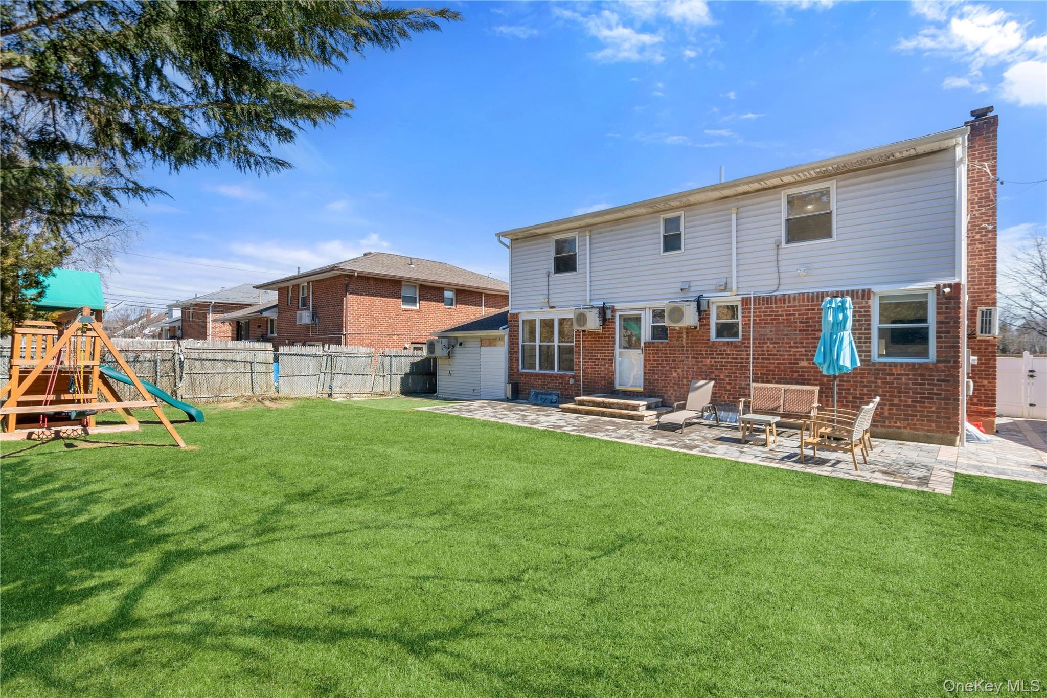 25 Leonard Road, Syosset, NY 11791