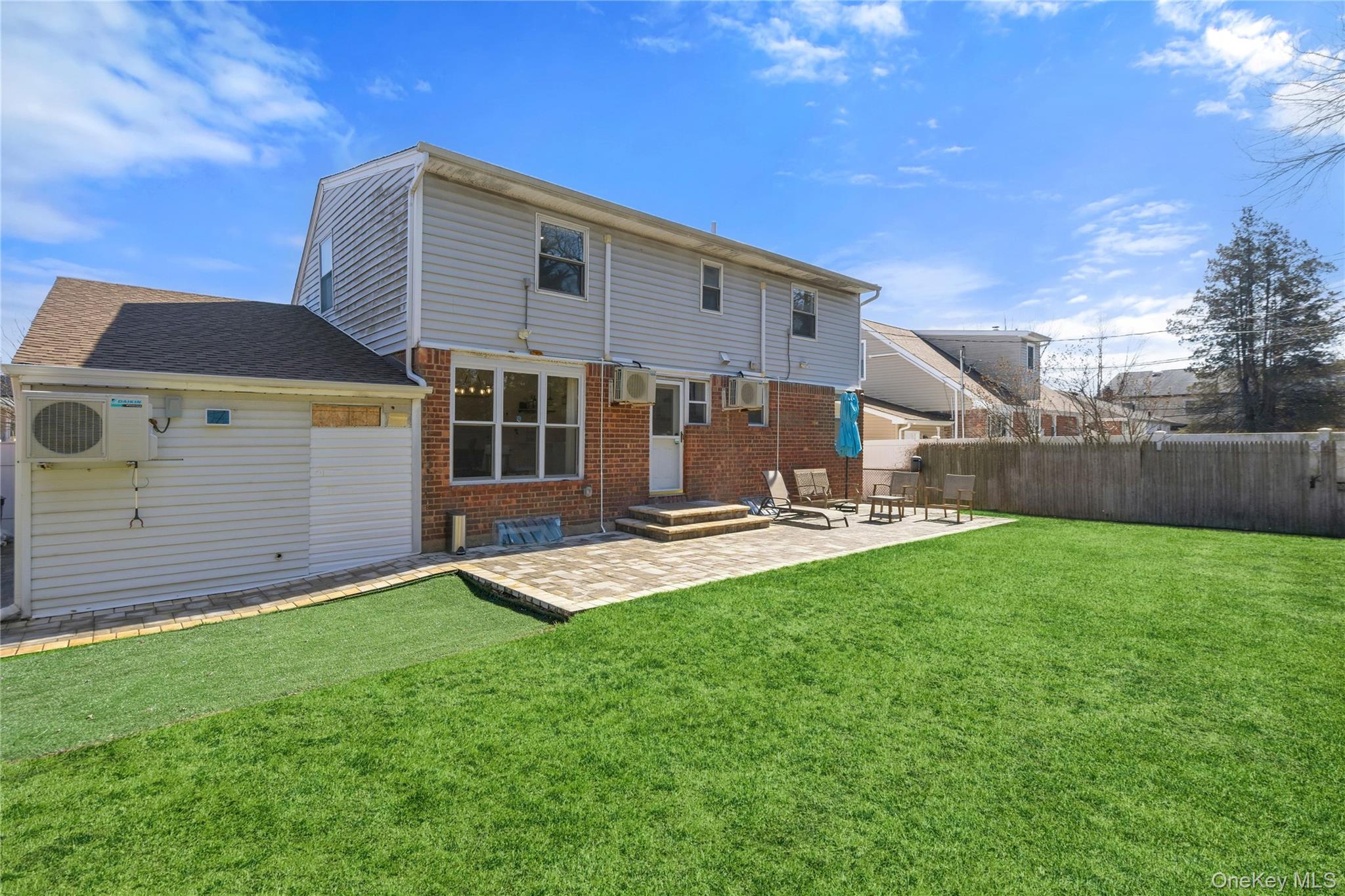 25 Leonard Road, Syosset, NY 11791