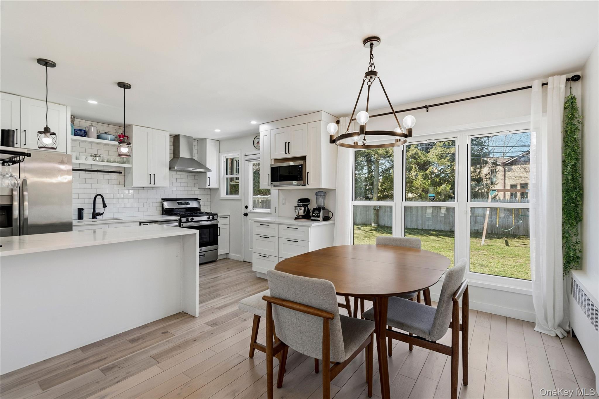 25 Leonard Road, Syosset, NY 11791