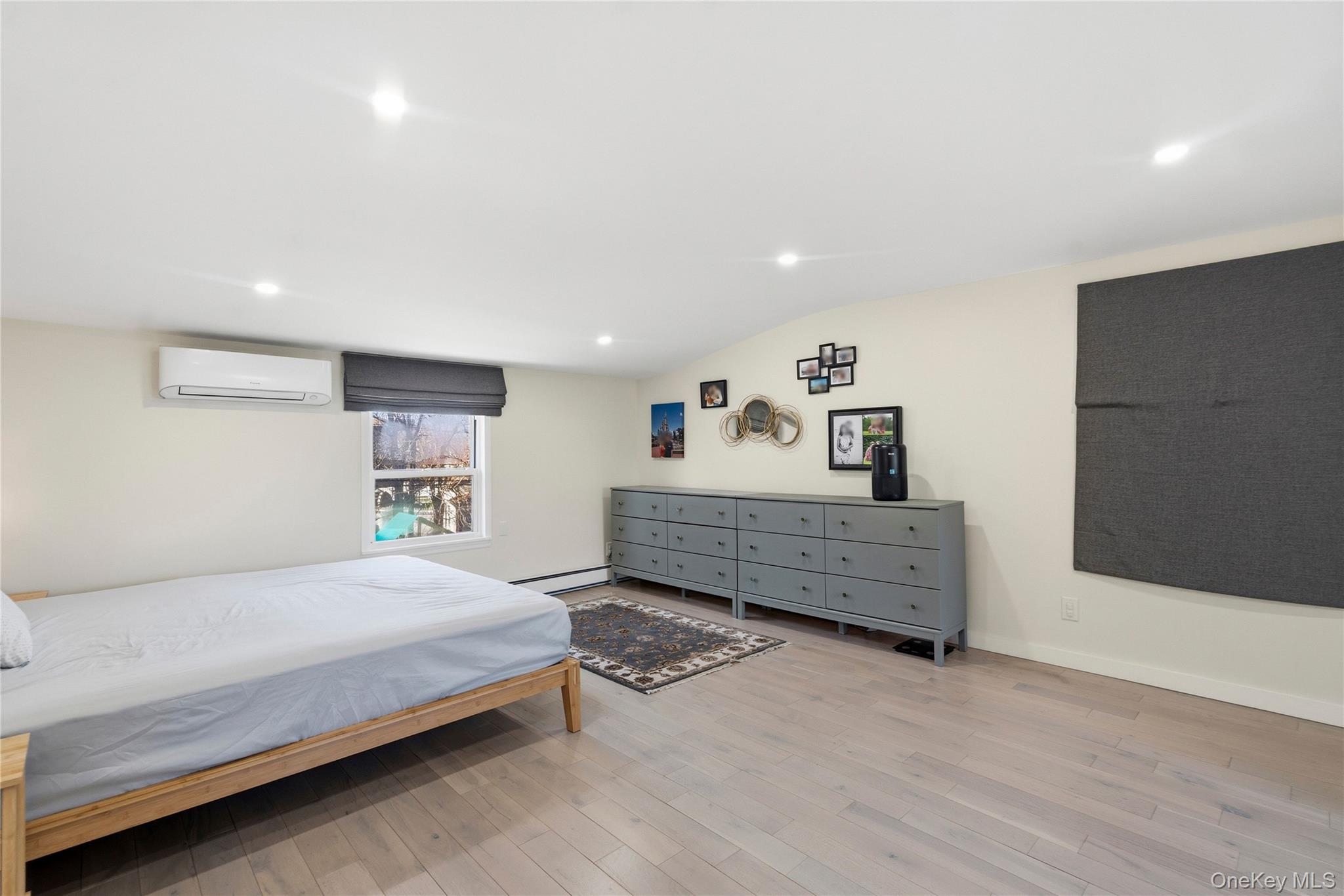 25 Leonard Road, Syosset, NY 11791