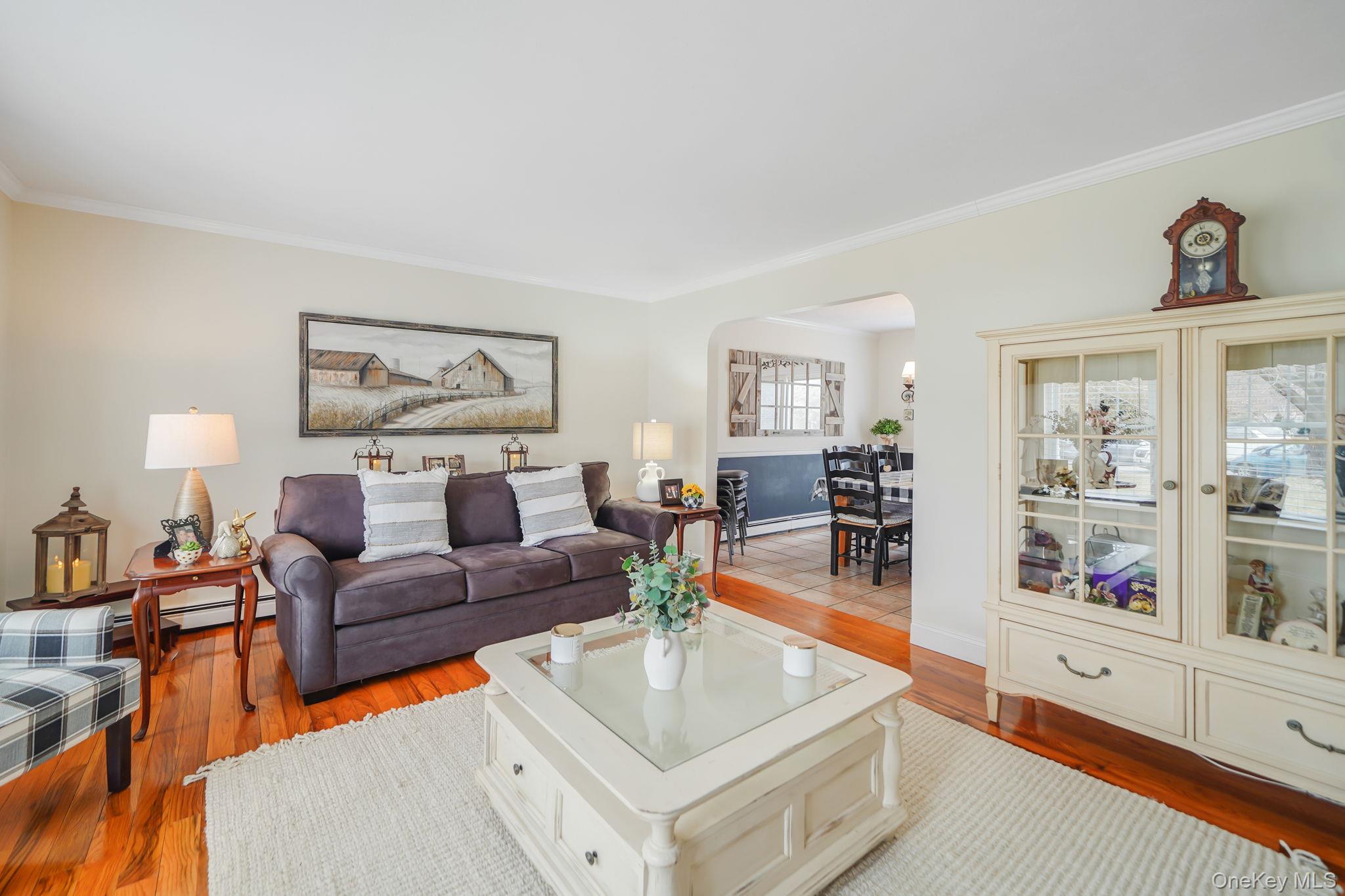 5 Donna Court, Selden, NY 11784