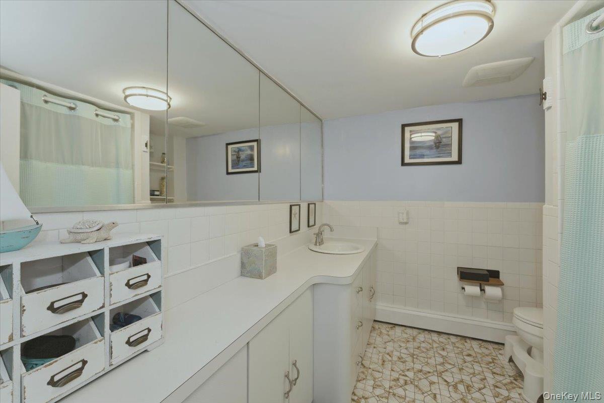 85 Spencer Avenue, Lynbrook, NY 11563