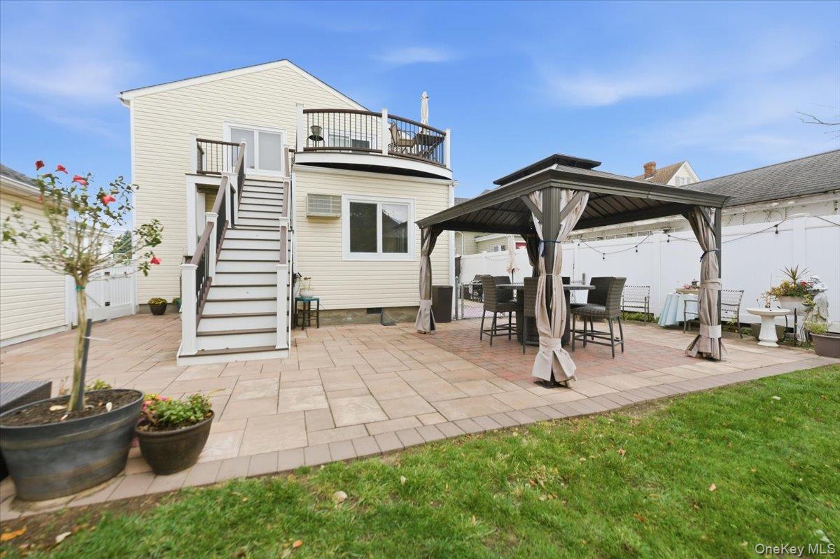 85 Spencer Avenue, Lynbrook, NY 11563