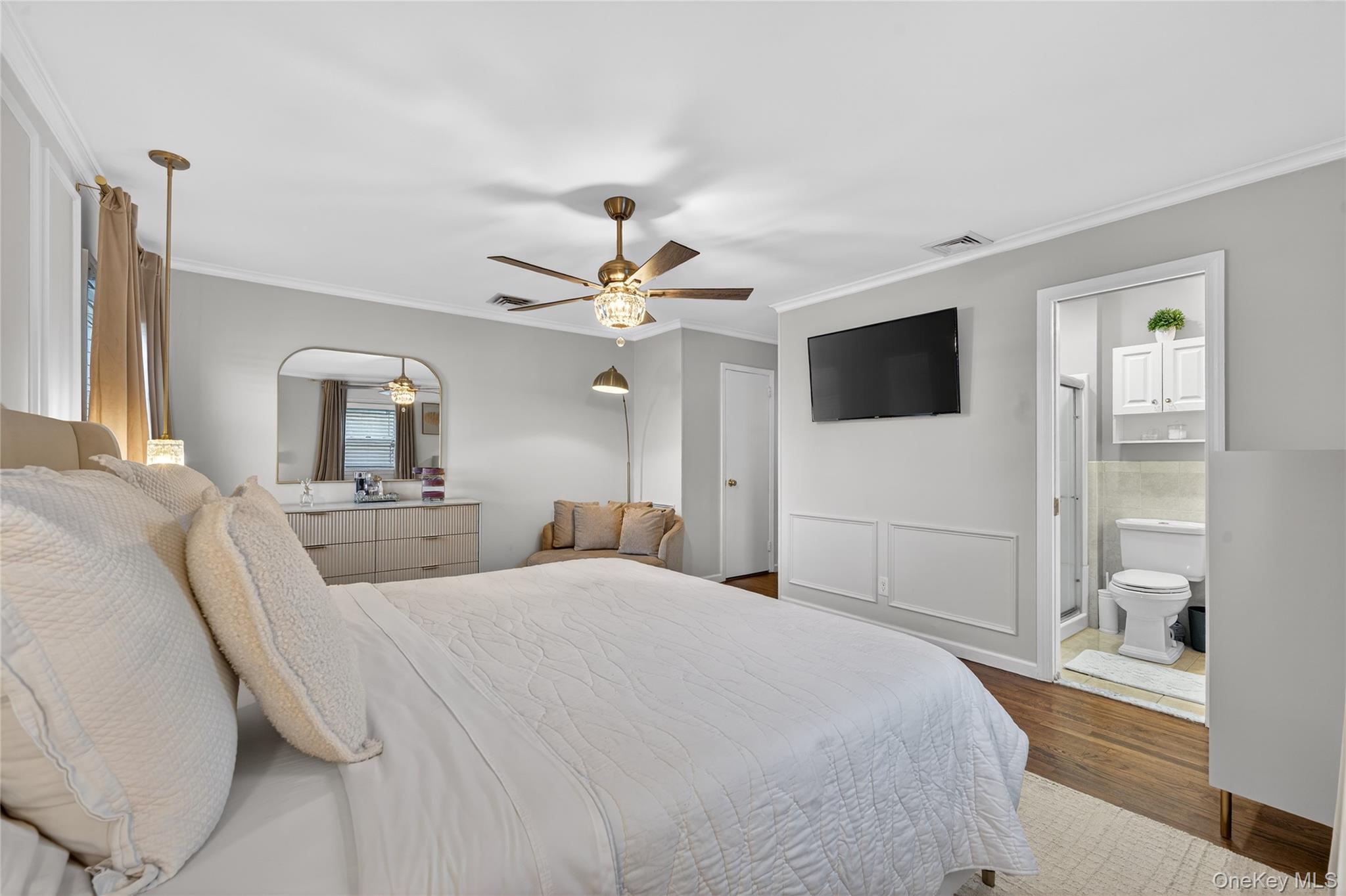 661 Garner Place, East Meadow, NY 11554