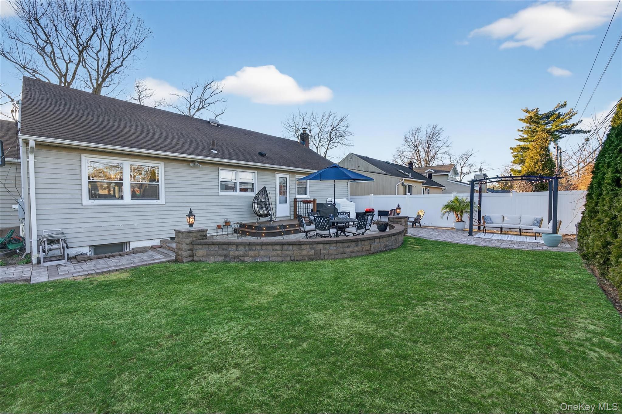 661 Garner Place, East Meadow, NY 11554