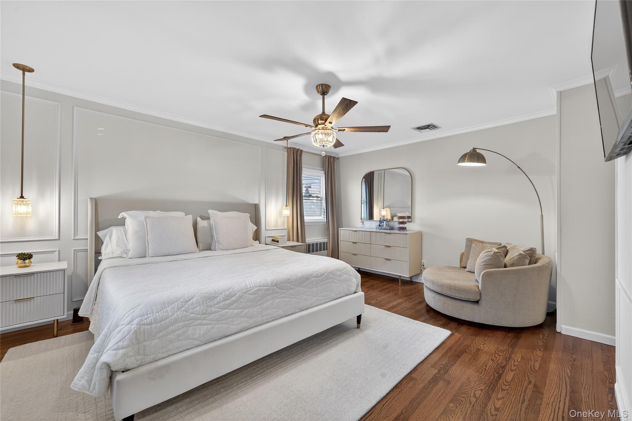 661 Garner Place, East Meadow, NY 11554