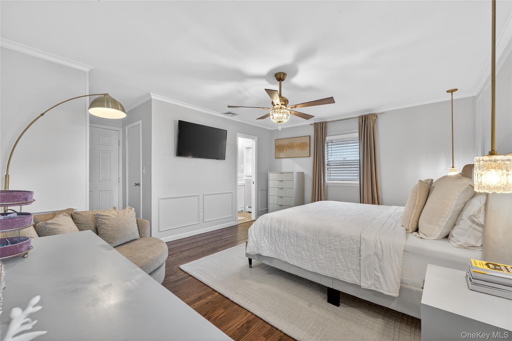 661 Garner Place, East Meadow, NY 11554