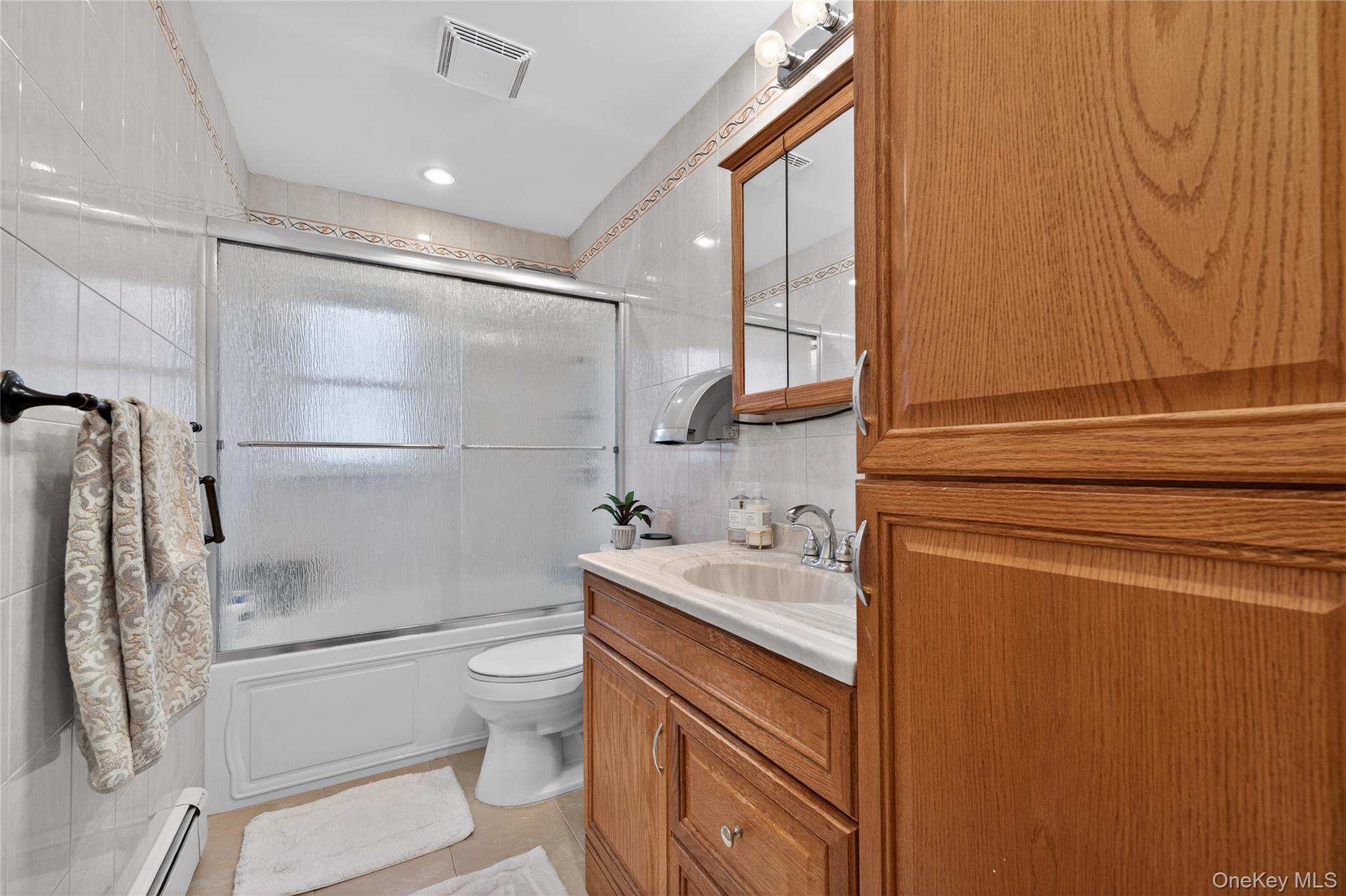 661 Garner Place, East Meadow, NY 11554