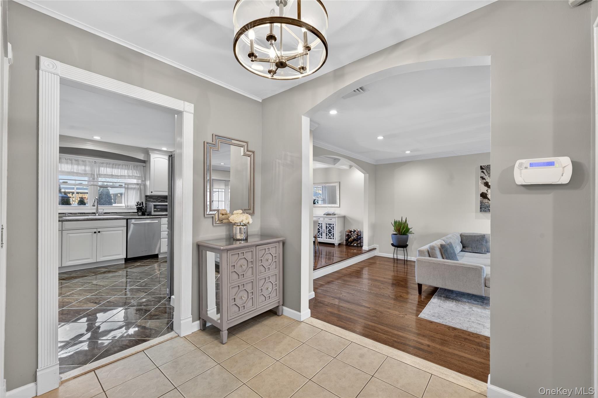 661 Garner Place, East Meadow, NY 11554