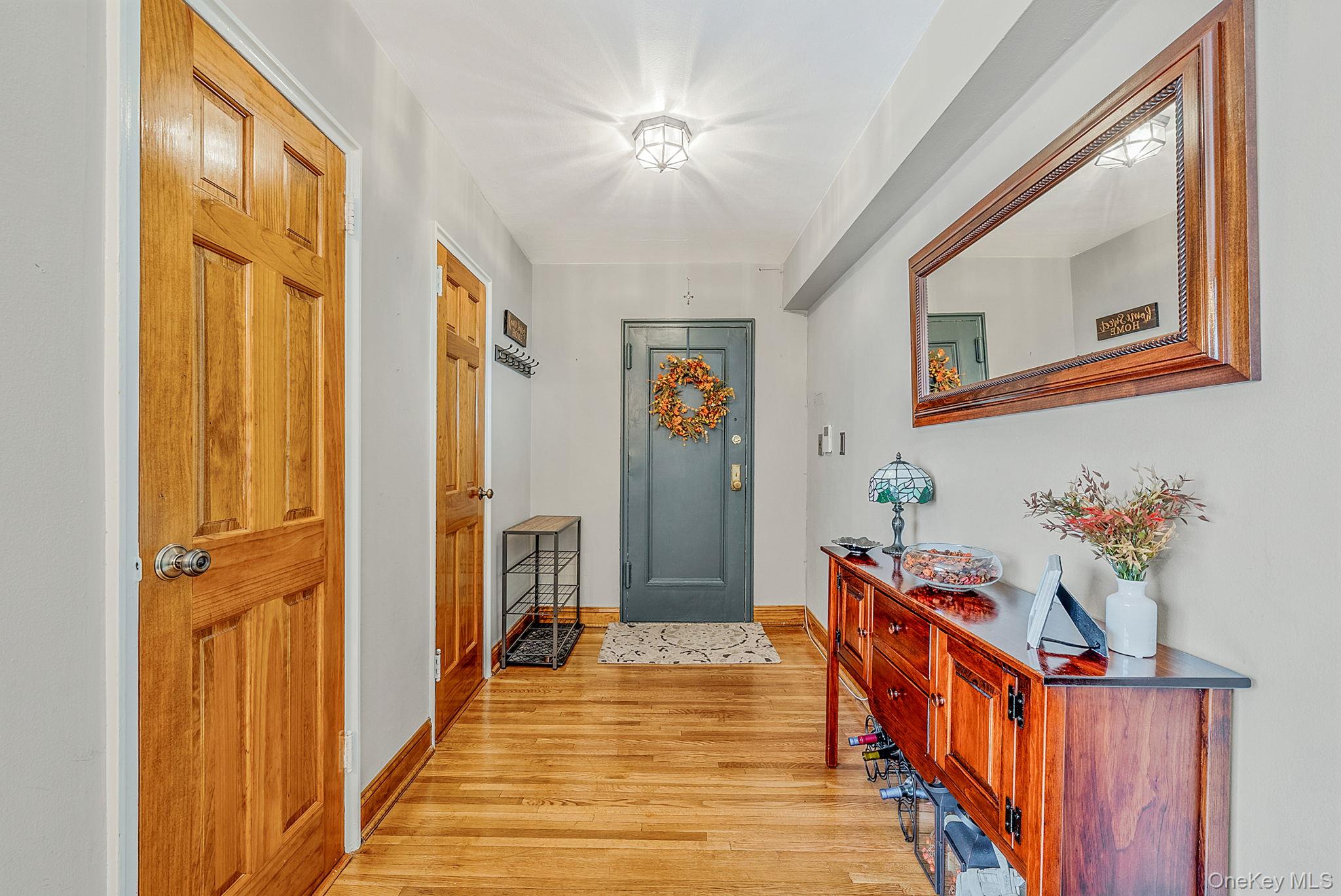 16 Edwards Street # 3G, Roslyn Heights, NY 11577