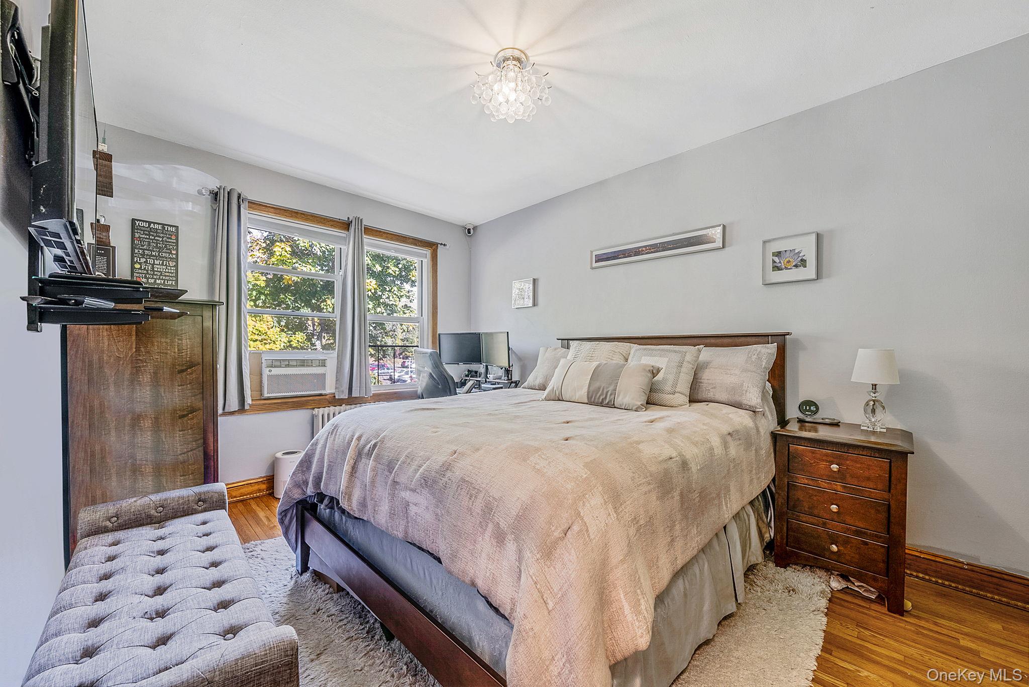 16 Edwards Street # 3G, Roslyn Heights, NY 11577