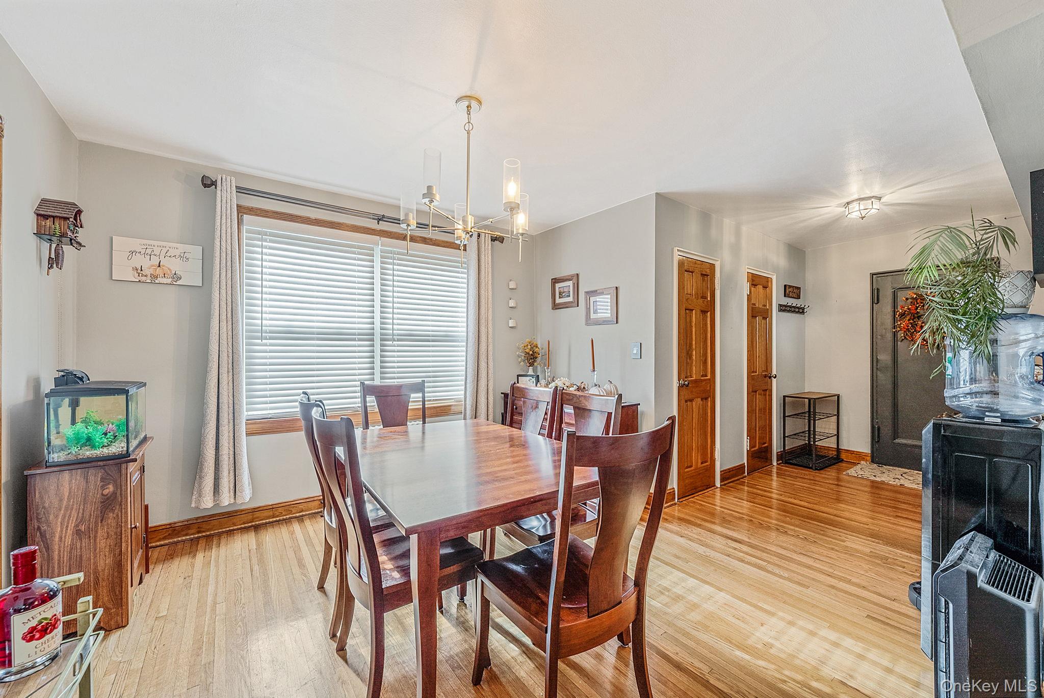 16 Edwards Street # 3G, Roslyn Heights, NY 11577