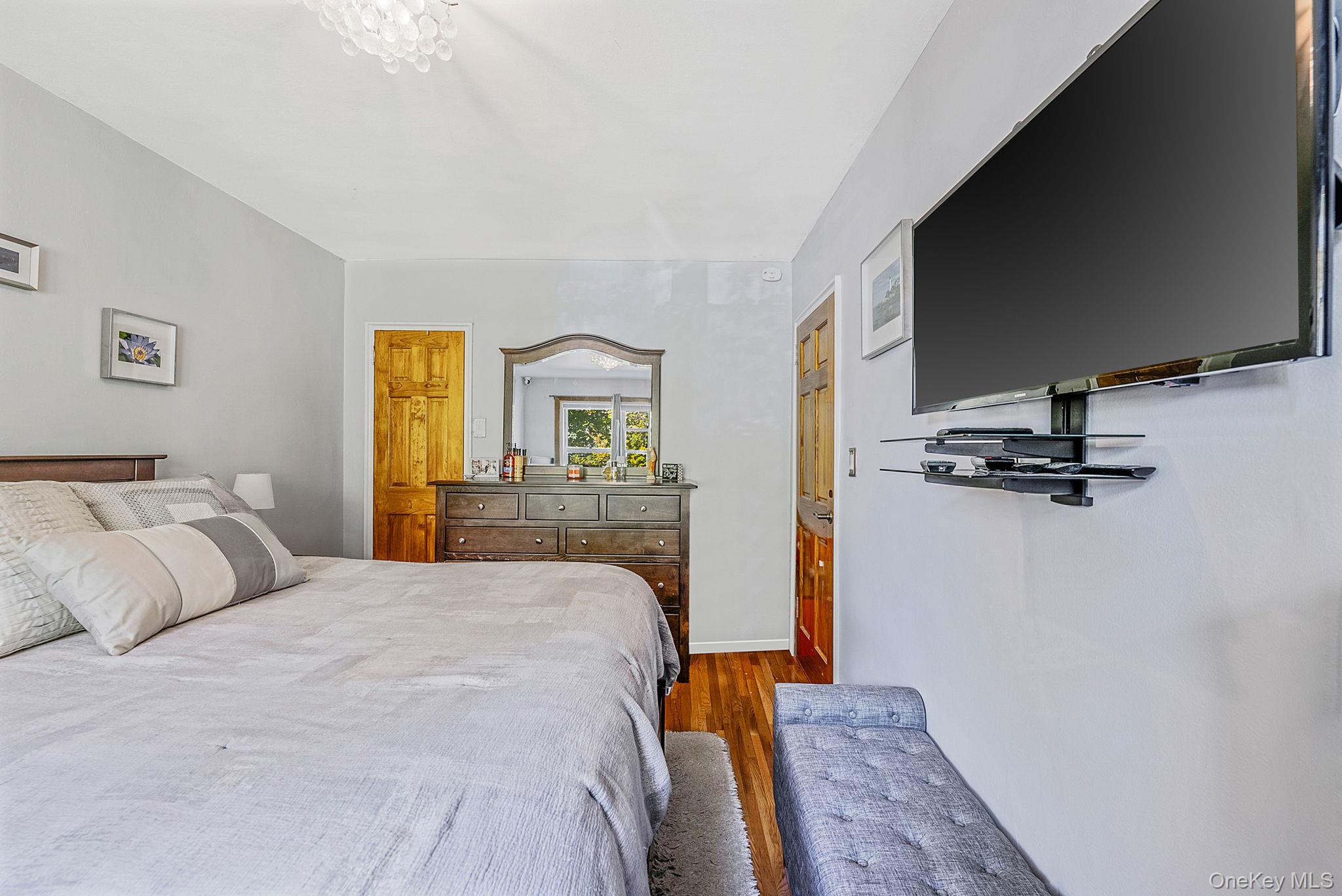 16 Edwards Street # 3G, Roslyn Heights, NY 11577