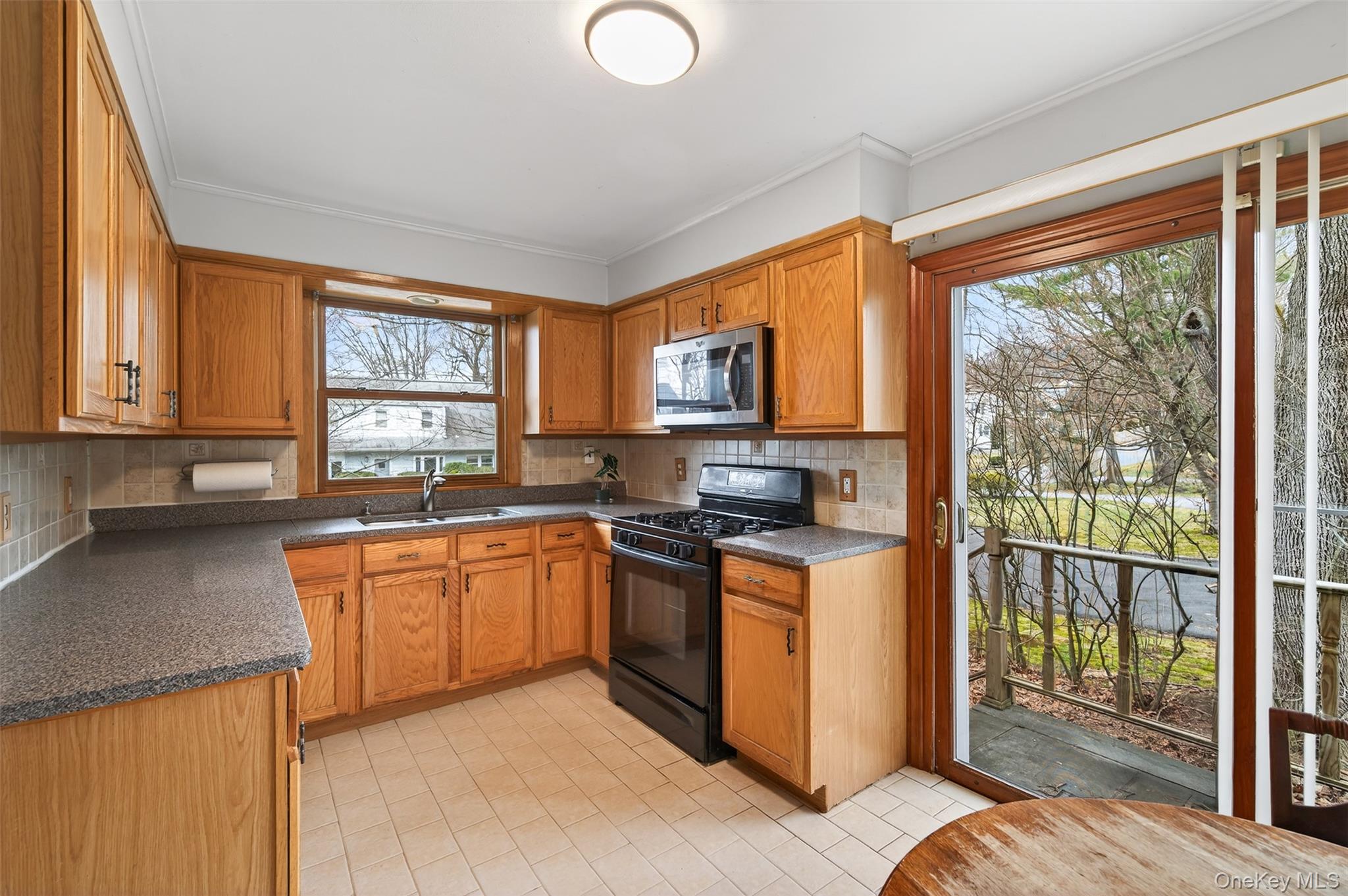 9 Verne Place, Hartsdale, NY 10530