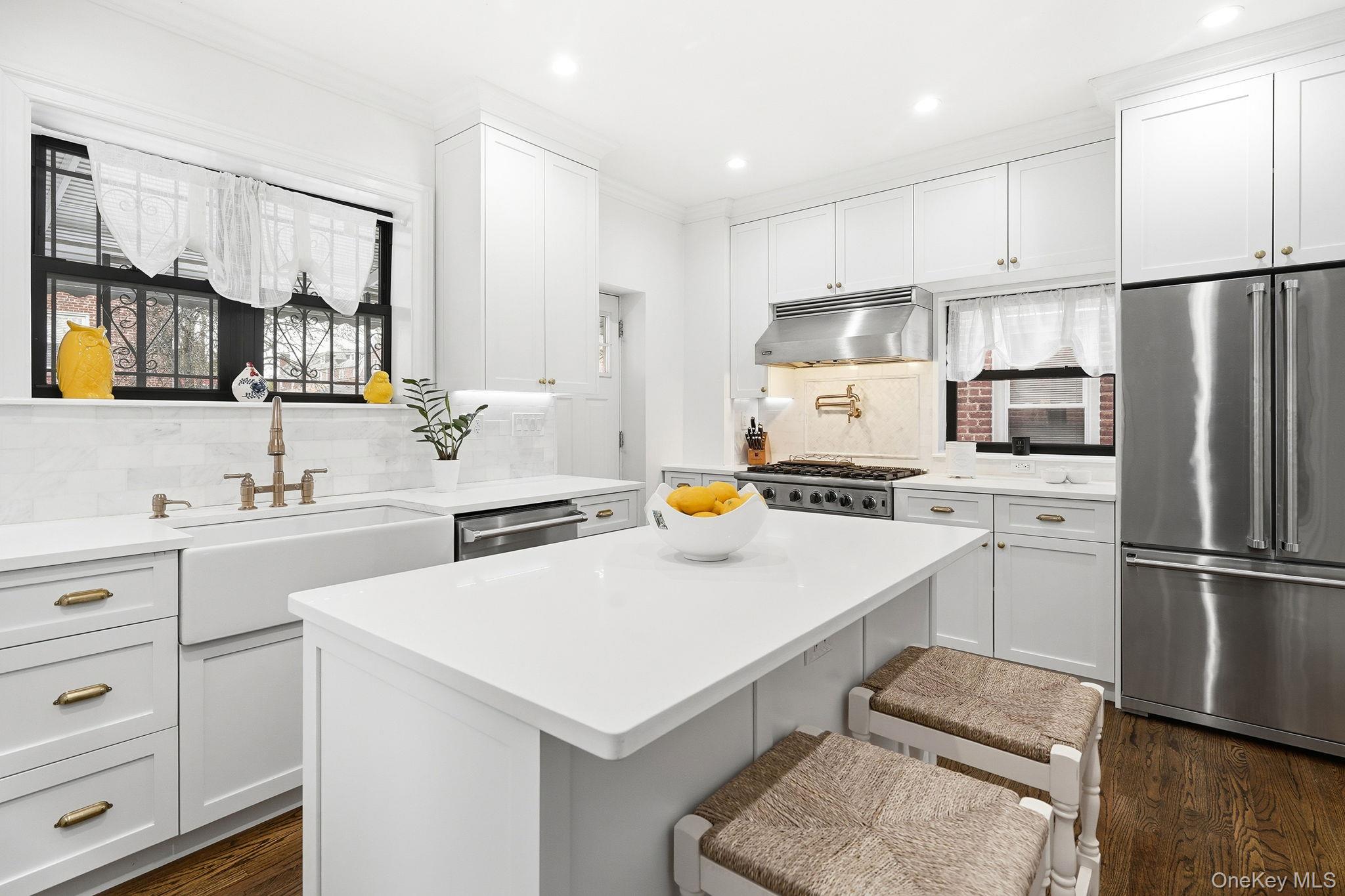 1163 Rhinelander Avenue, Bronx, NY 10461