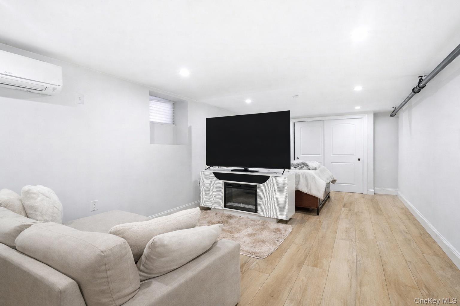 1163 Rhinelander Avenue, Bronx, NY 10461