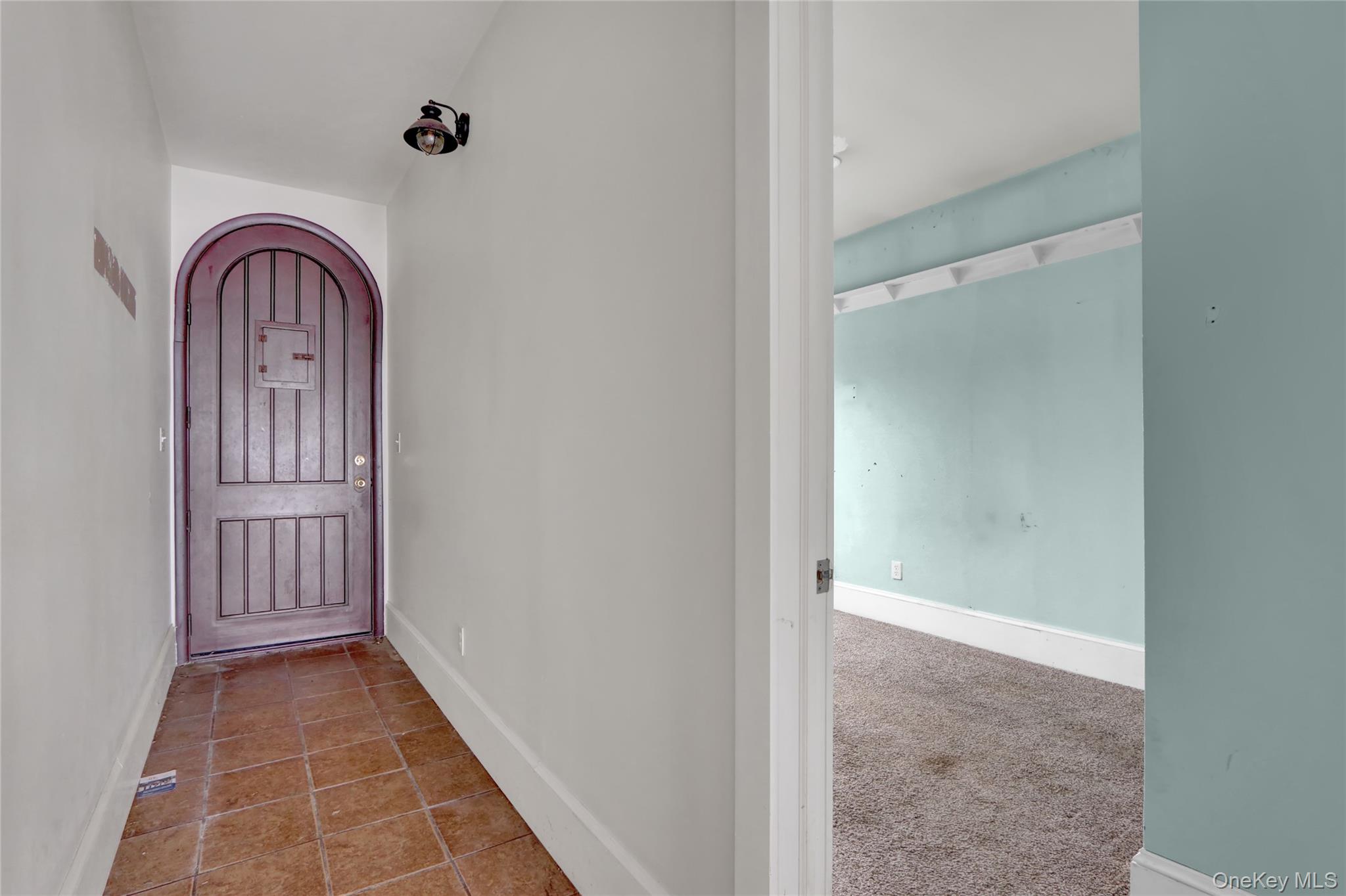 894 Bay 9th Street, West Islip, NY 11795