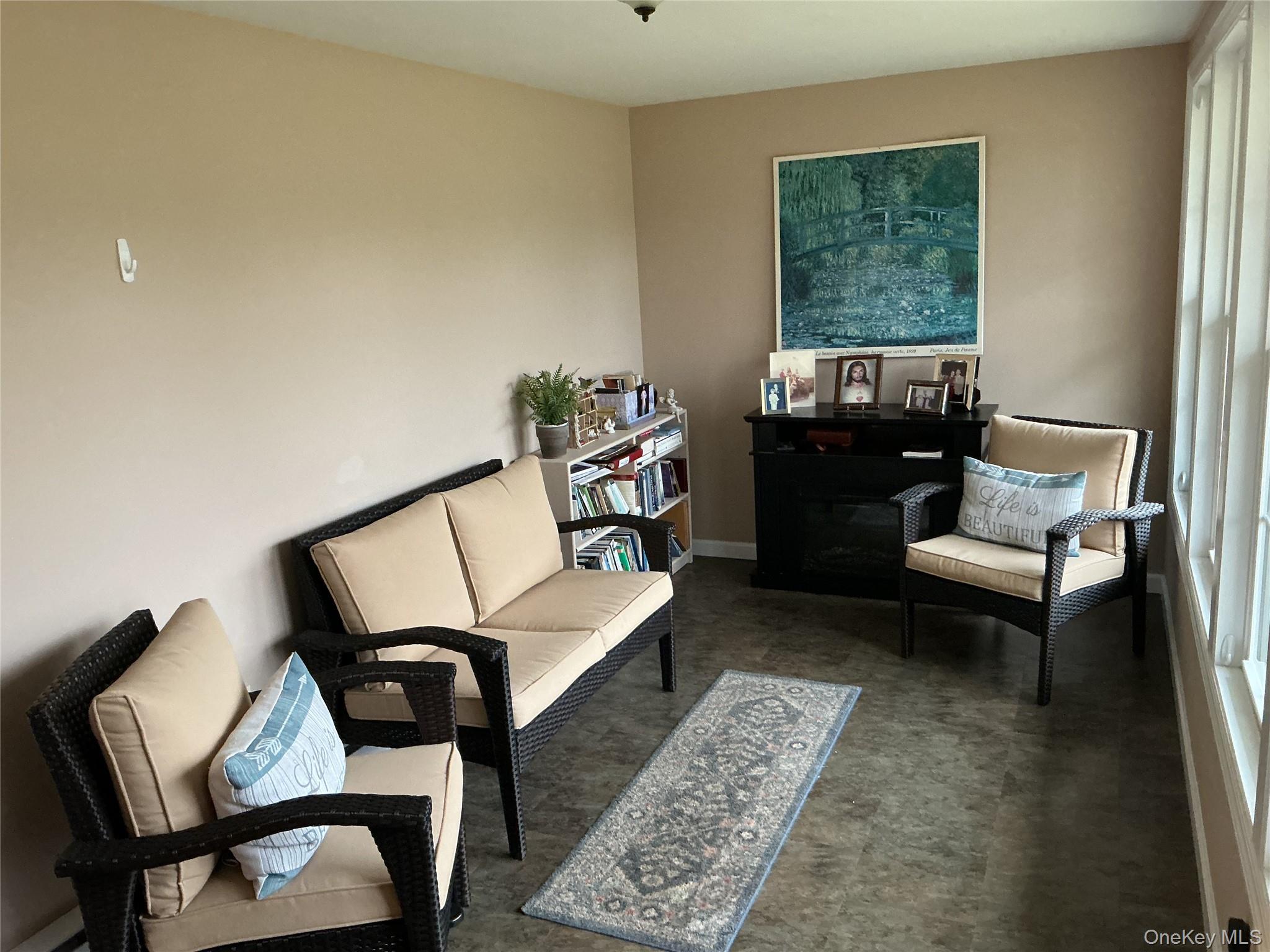 207 Woodbridge Drive # B, Ridge, NY 11961