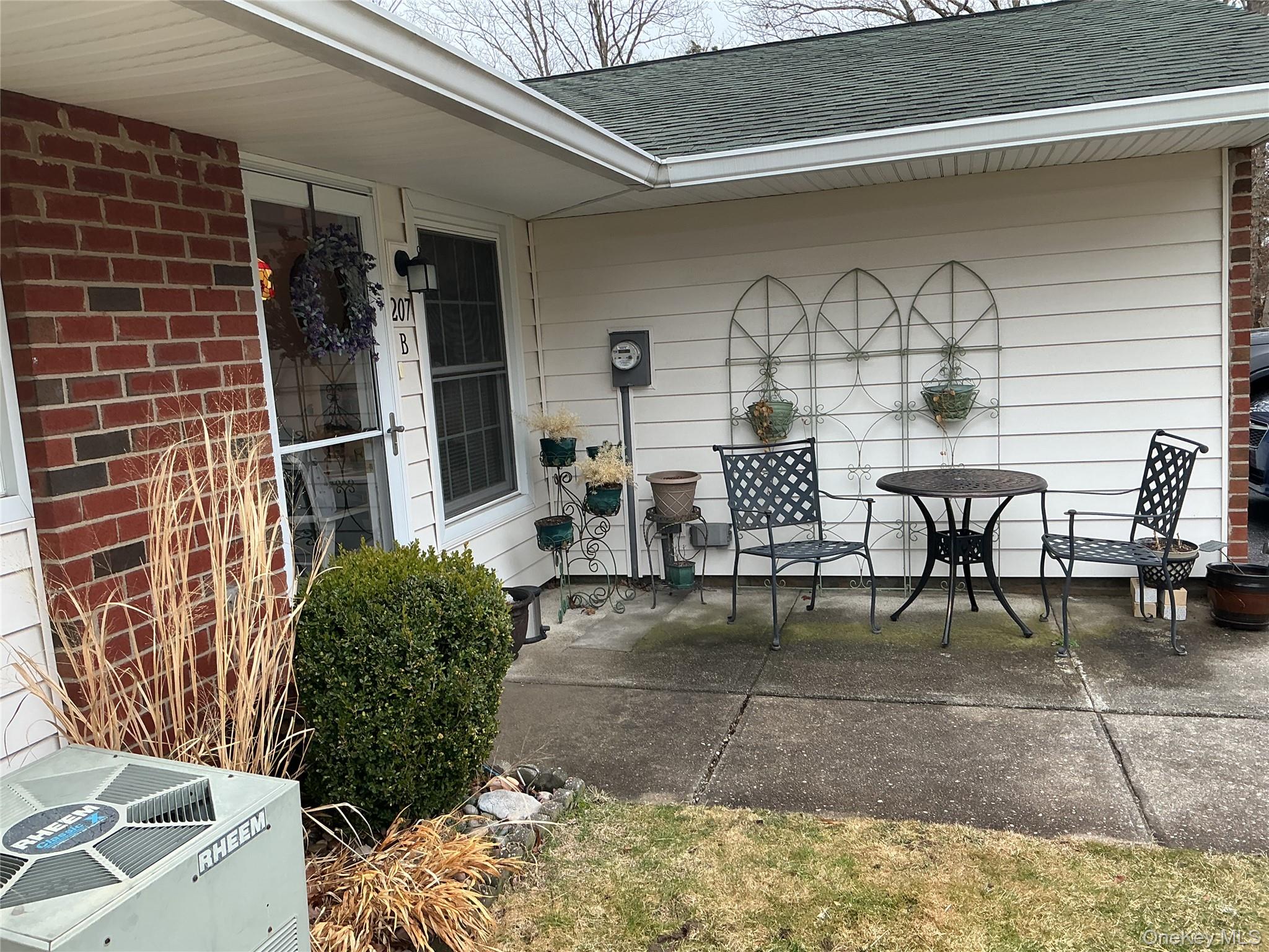 207 Woodbridge Drive # B, Ridge, NY 11961