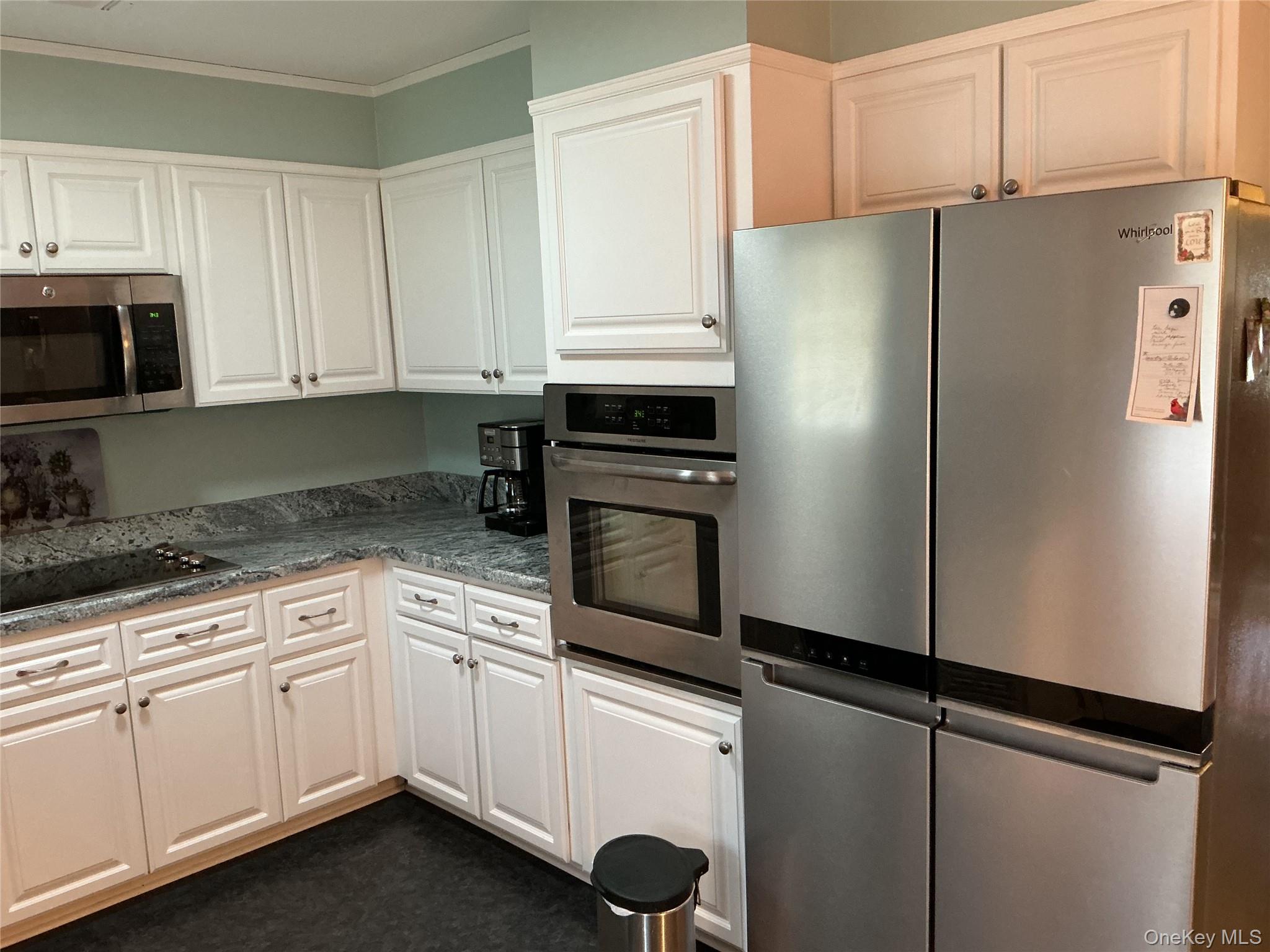 207 Woodbridge Drive # B, Ridge, NY 11961