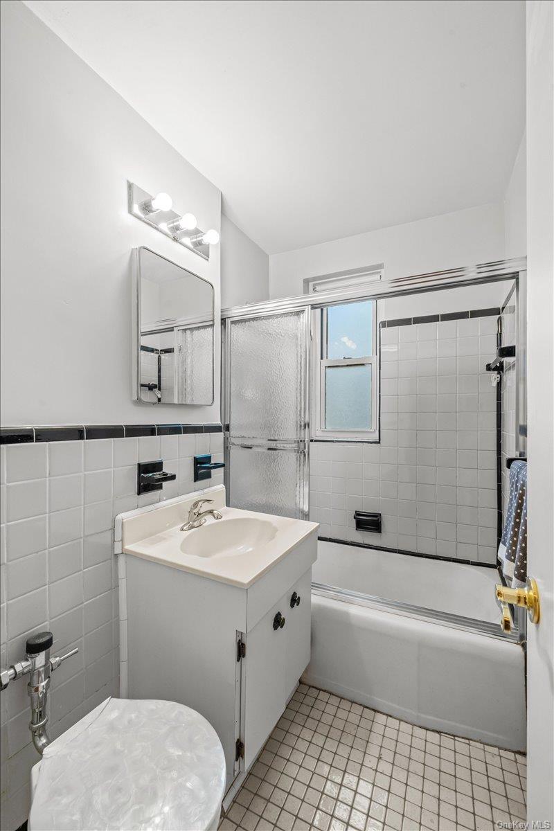525 W 236th Street # 3J, Bronx, NY 10463