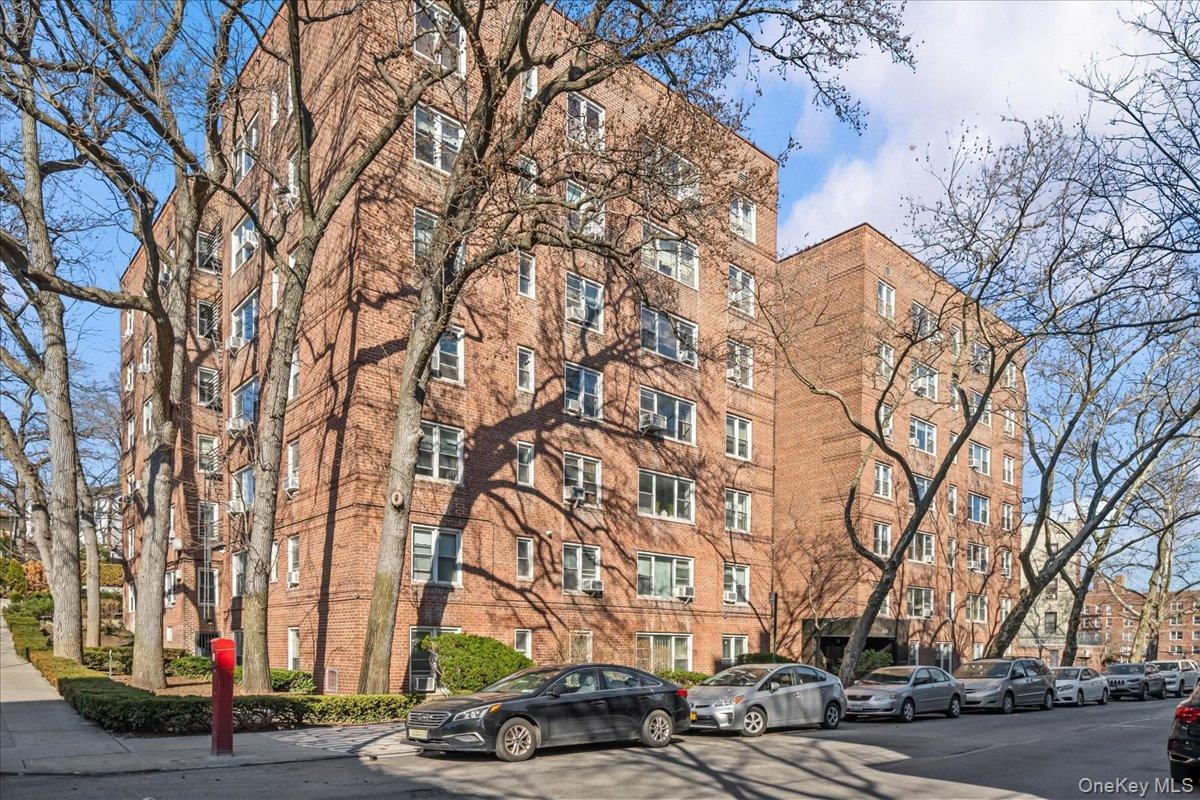 525 W 236th Street # 3J, Bronx, NY 10463