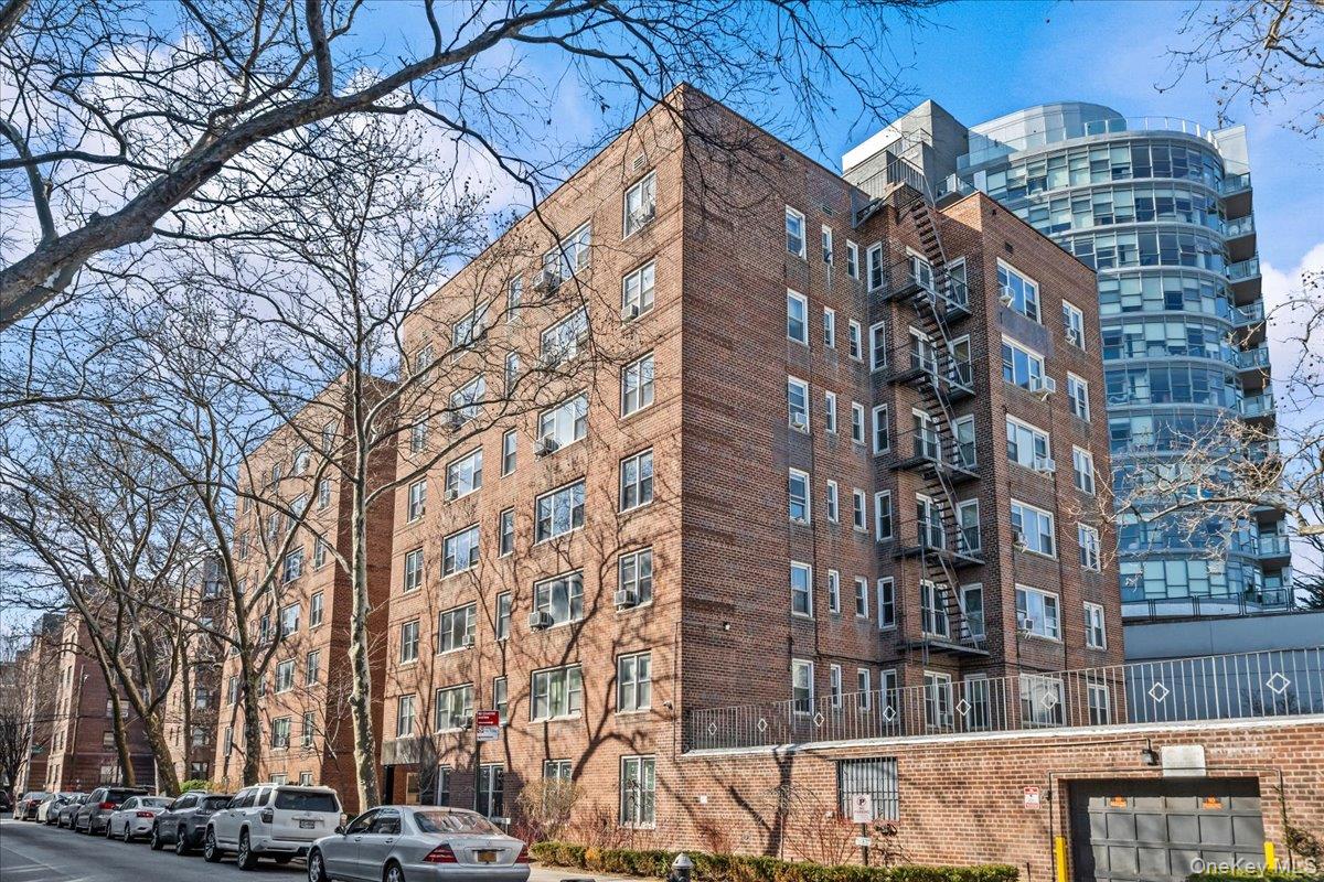 525 W 236th Street # 3J, Bronx, NY 10463