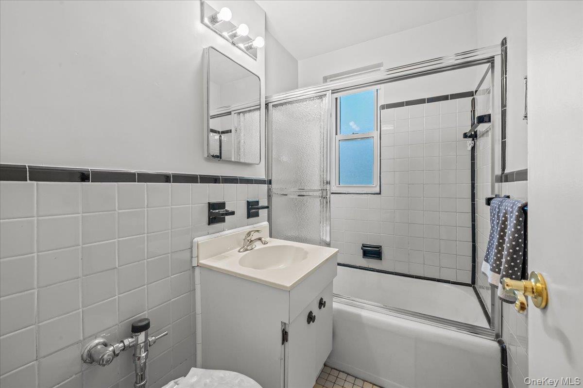 525 W 236th Street # 3J, Bronx, NY 10463