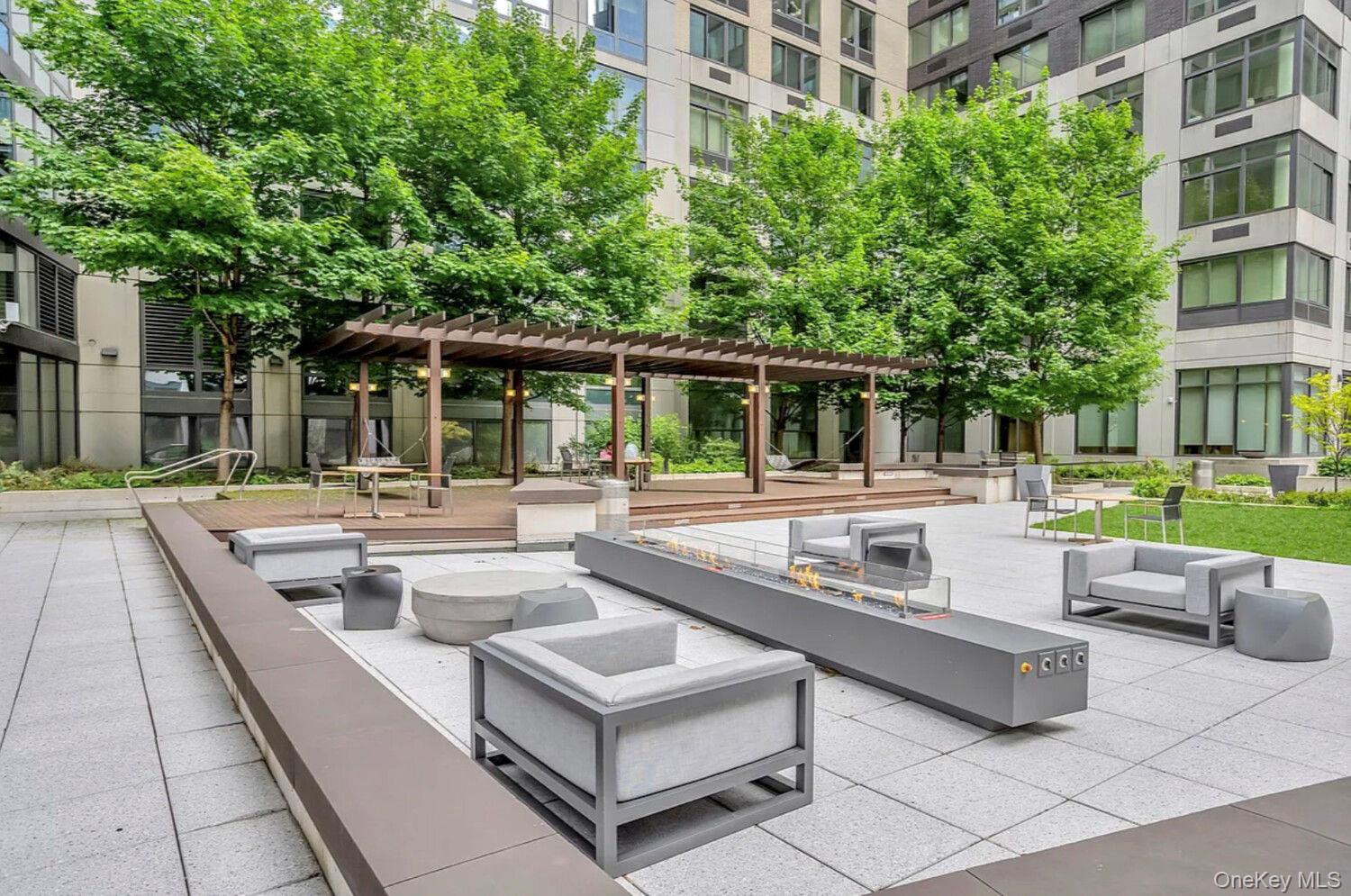 60 RIVERSIDE Boulevard # 2011, New York (Manhattan), NY 10069