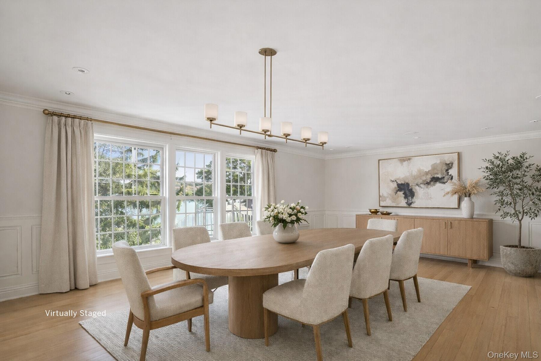 Laurel Hollow, NY 11791