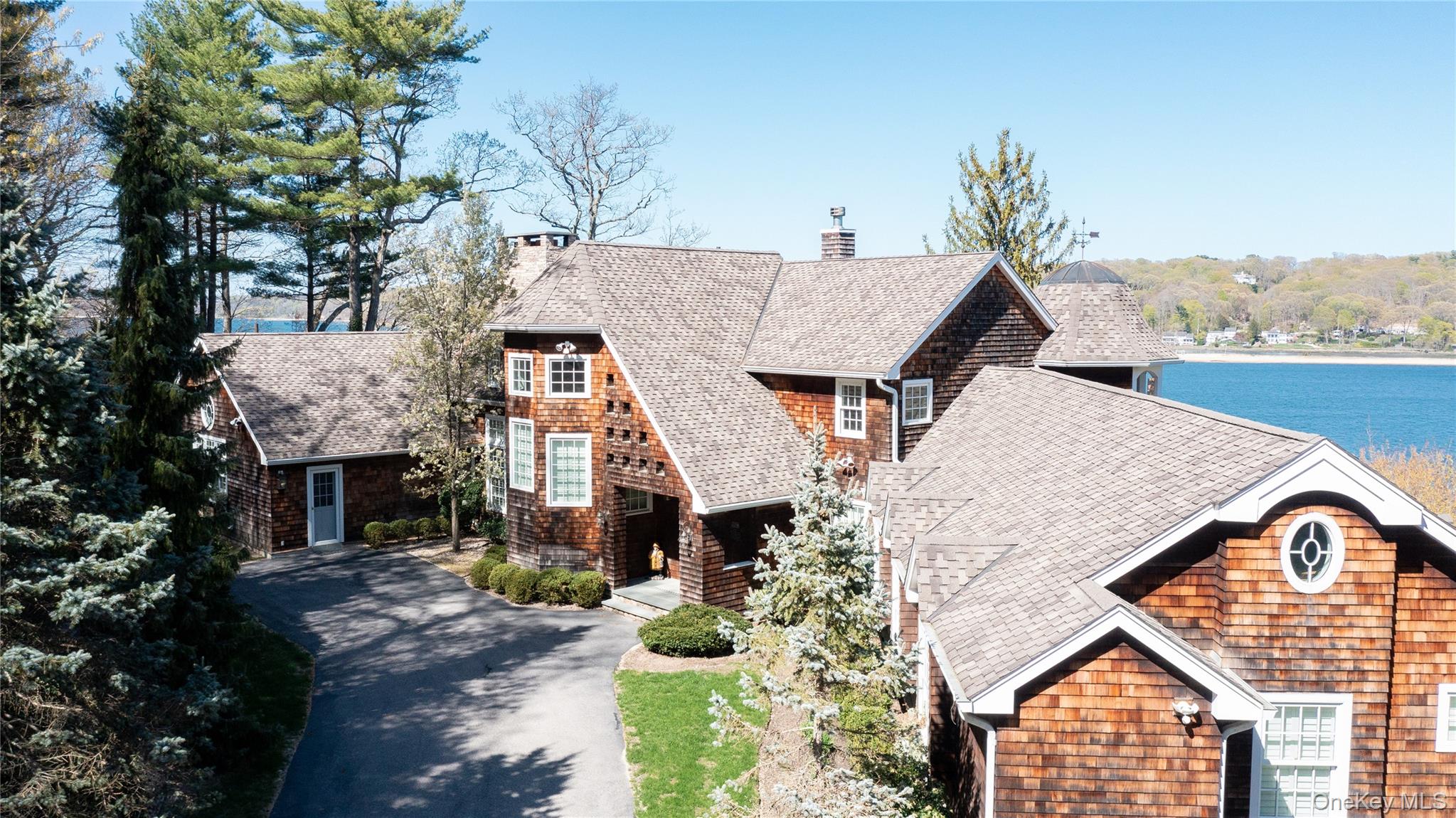 Laurel Hollow, NY 11791