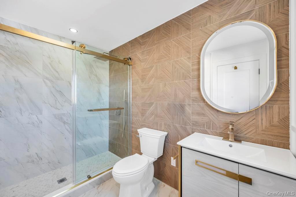 14 Eve Lane, Levittown, NY 11756