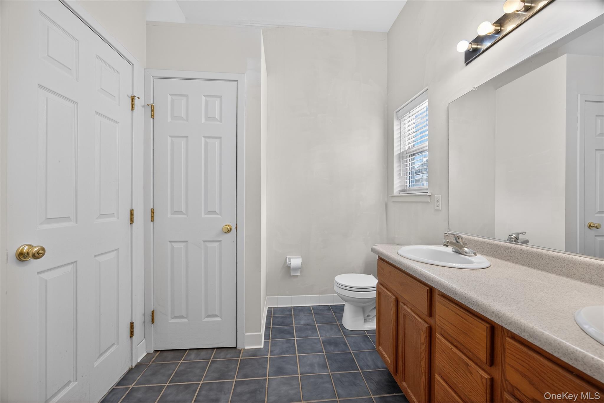 25 Alexander Drive, Washingtonville, NY 10992