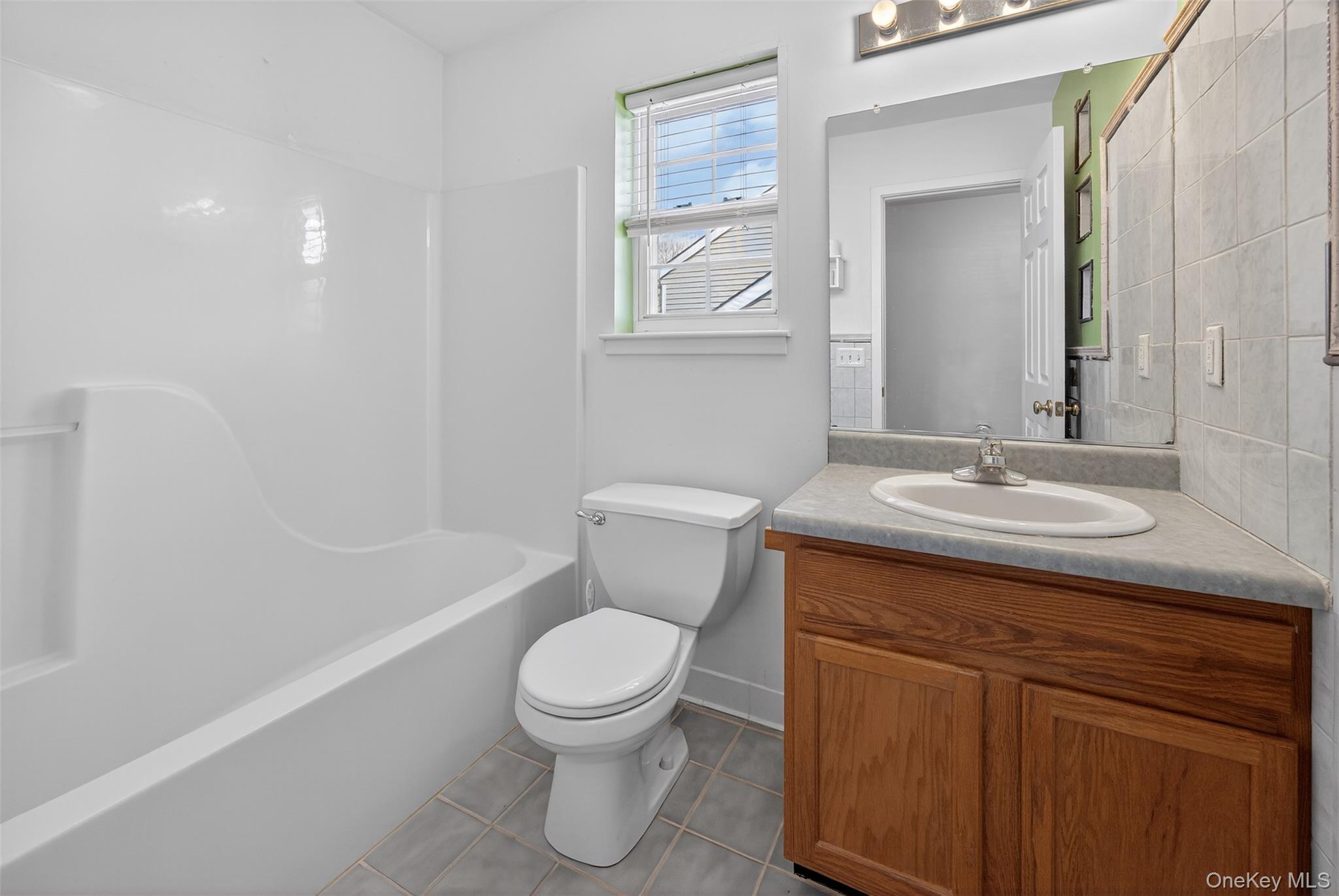 25 Alexander Drive, Washingtonville, NY 10992