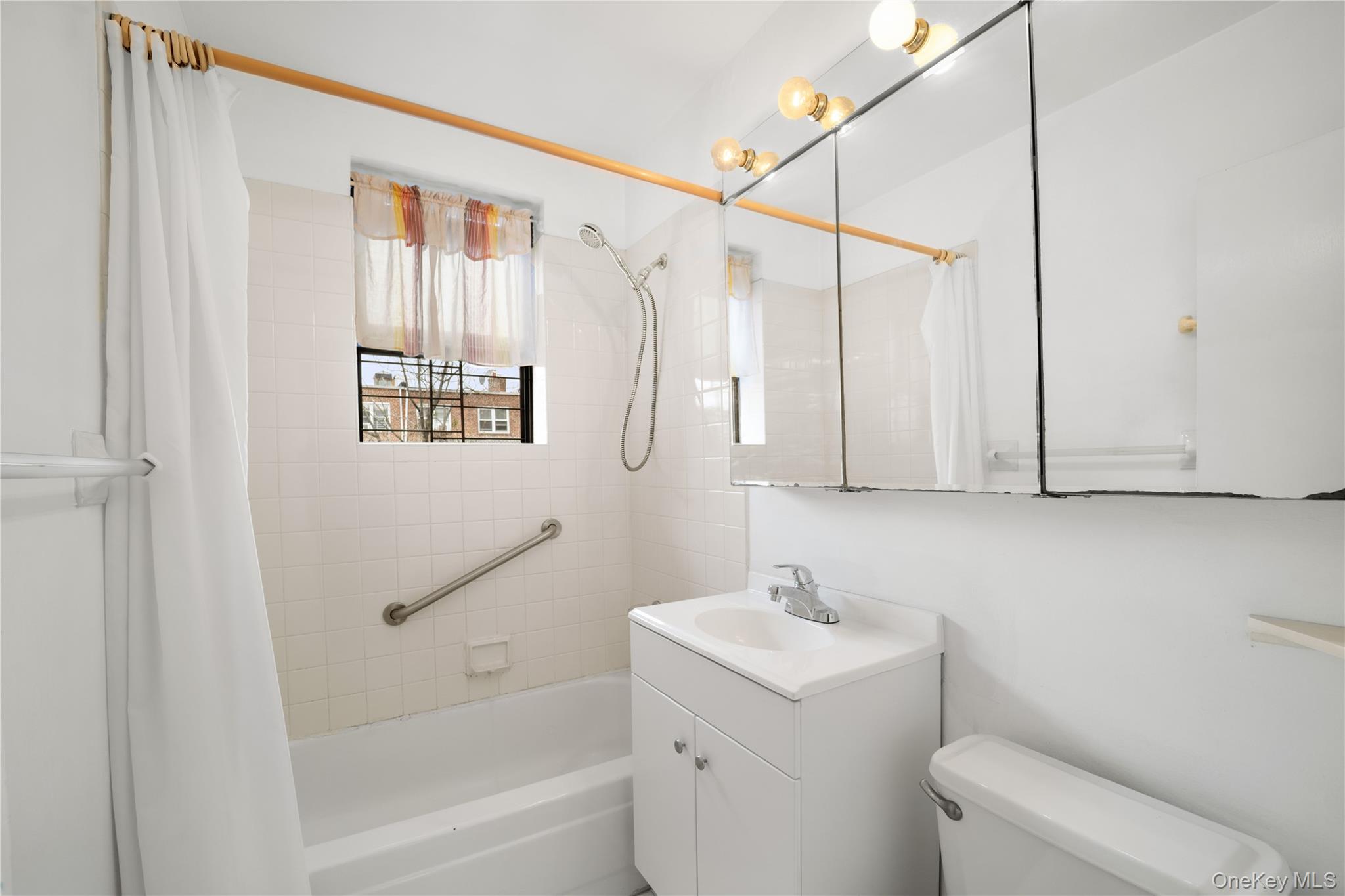 215-12 47th # 2D-12, Bayside, NY 11361