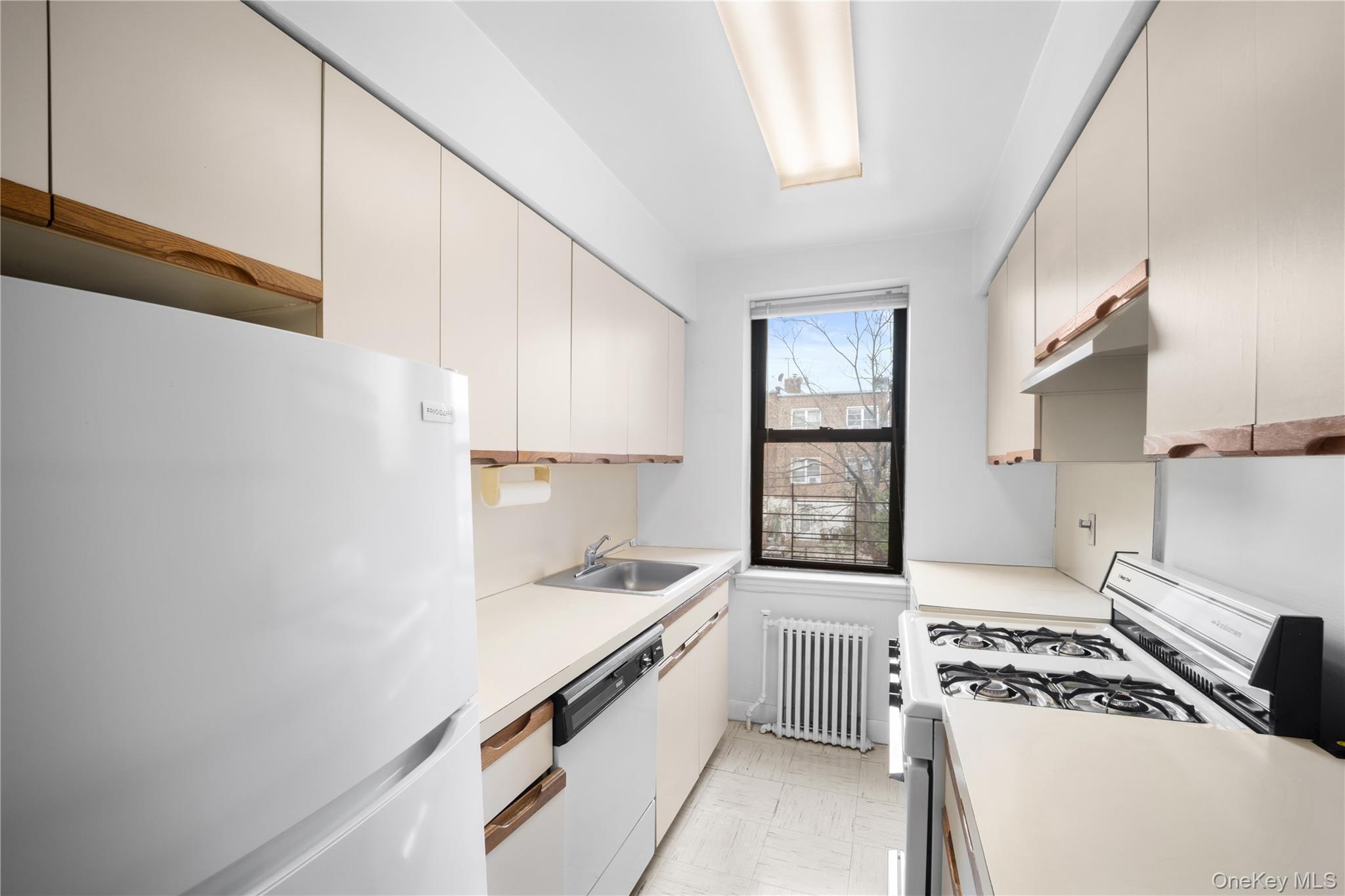 215-12 47th # 2D-12, Bayside, NY 11361