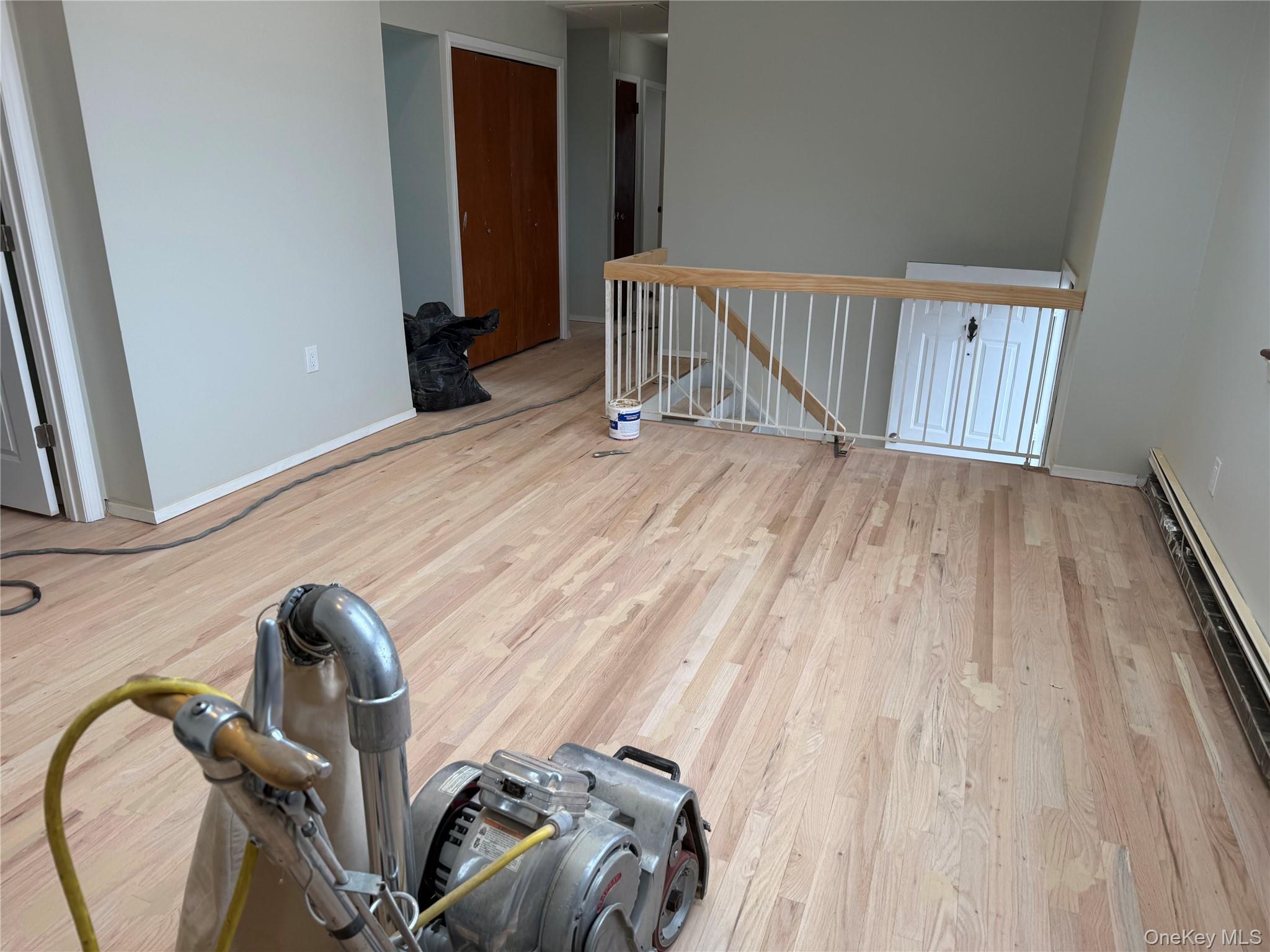 3 Midwood Avenue, Farmingdale, NY 11735