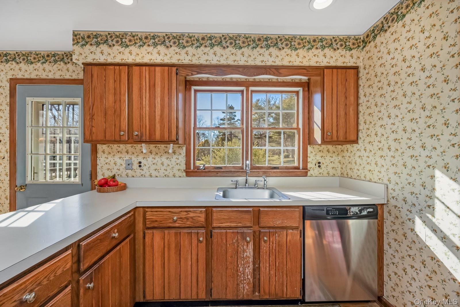 43 Farm Road N, Wading River, NY 11792