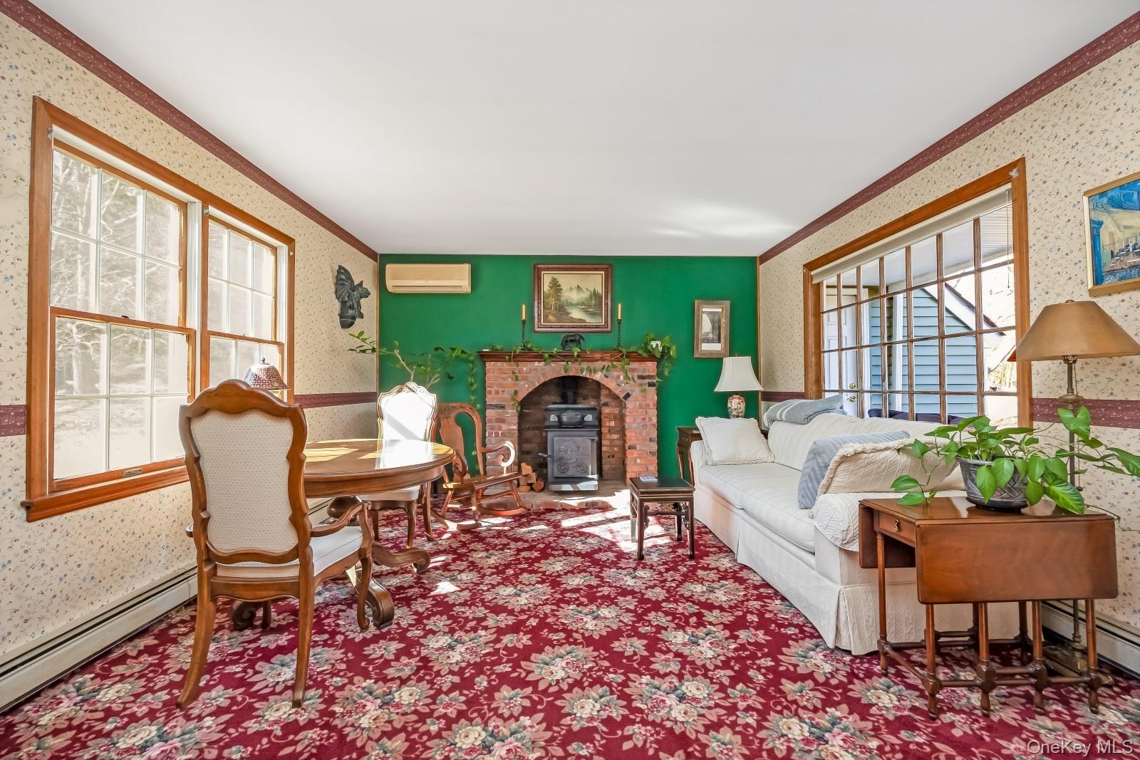 43 Farm Road N, Wading River, NY 11792