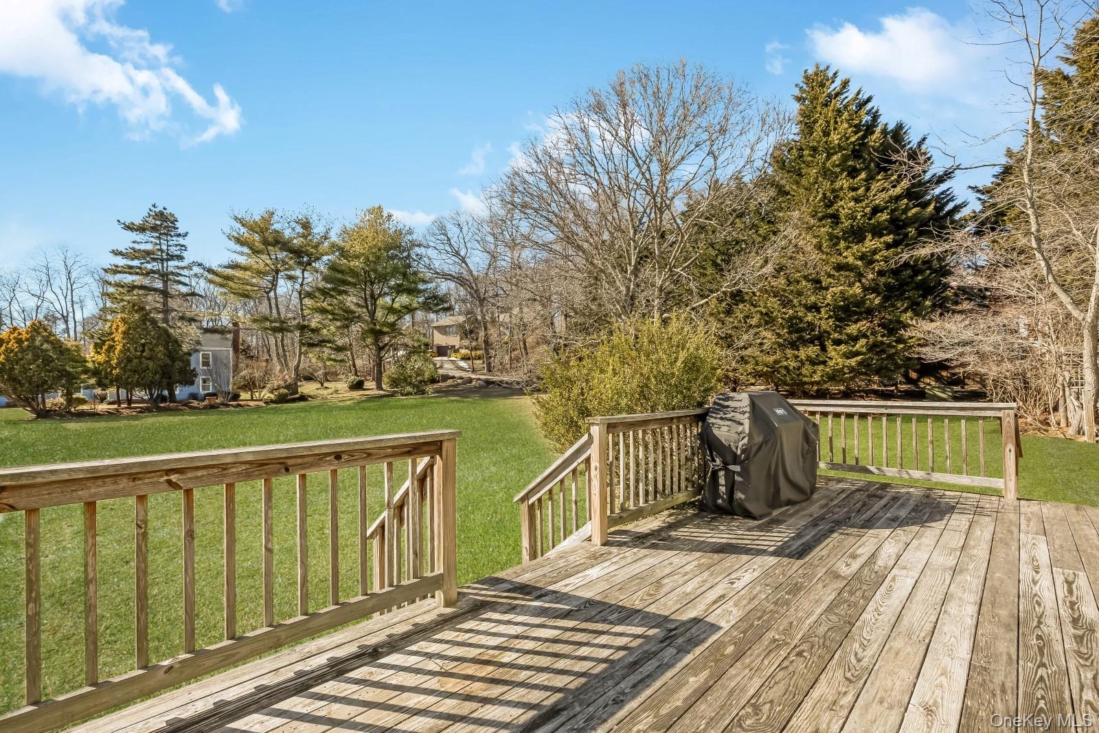 43 Farm Road N, Wading River, NY 11792