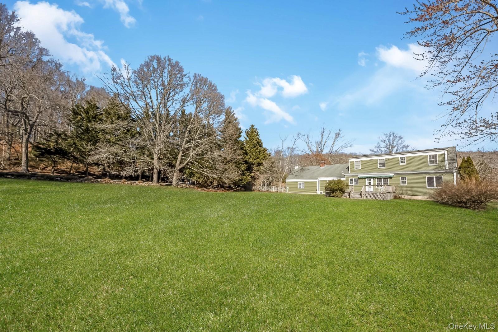 43 Farm Road N, Wading River, NY 11792