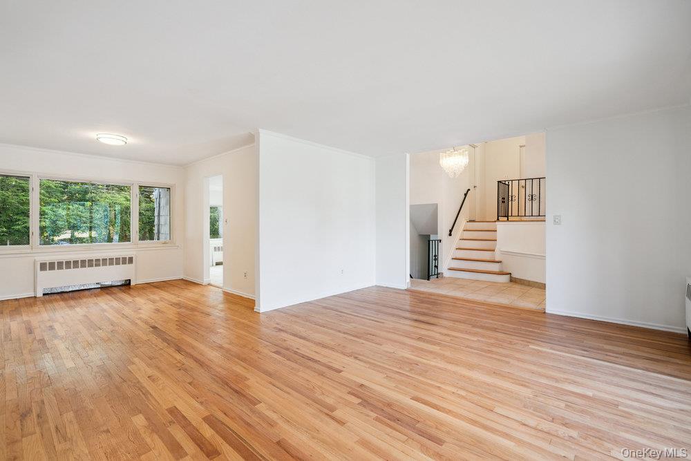 72 Winthrop Road, Plainview, NY 11803