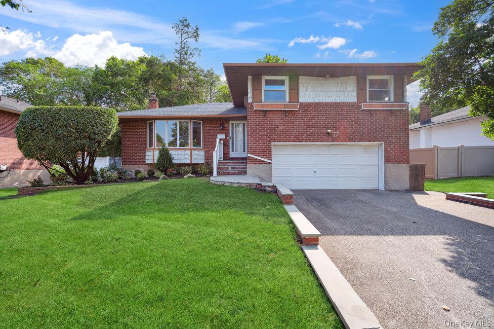 72 Winthrop Road, Plainview, NY 11803