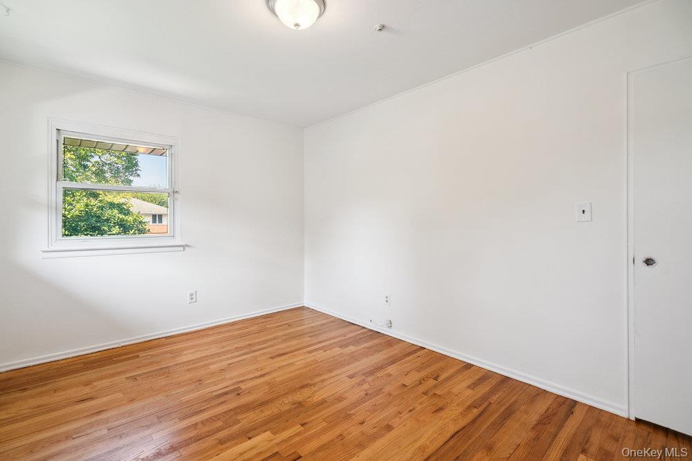 72 Winthrop Road, Plainview, NY 11803