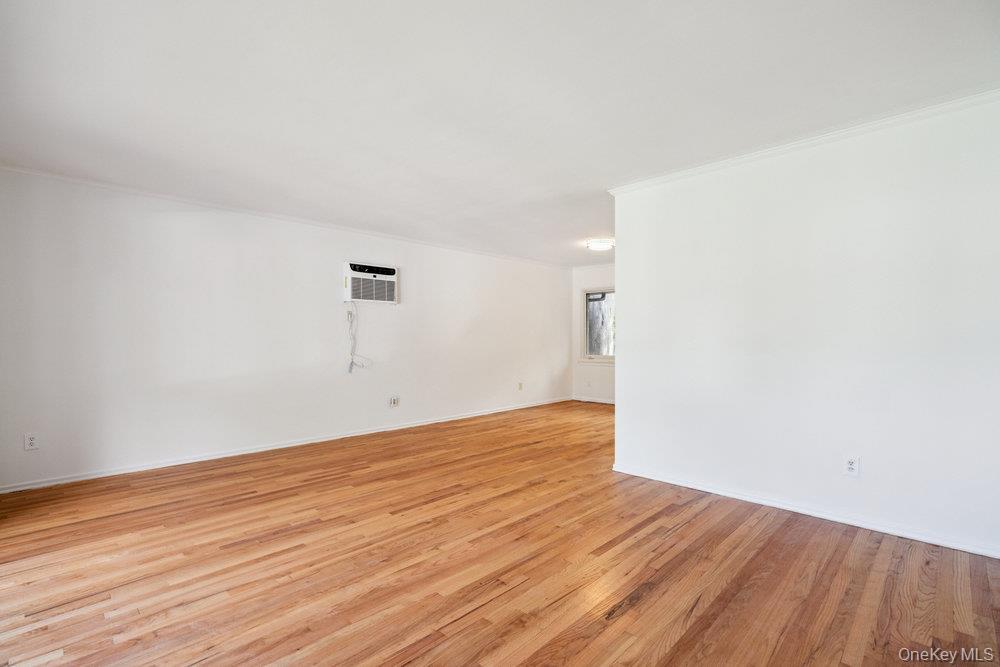 72 Winthrop Road, Plainview, NY 11803