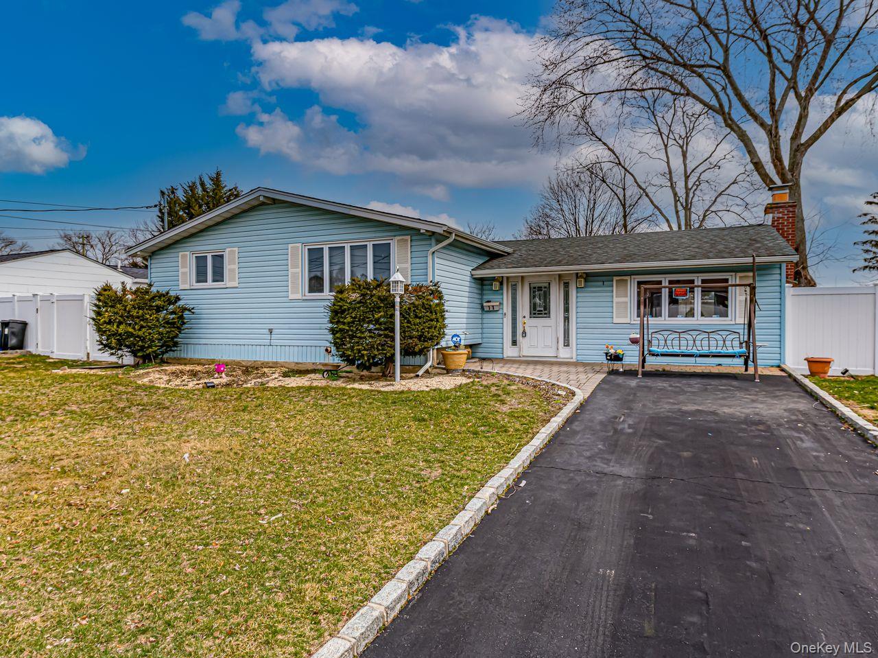 11 Lawrence Road, Deer Park, NY 11729