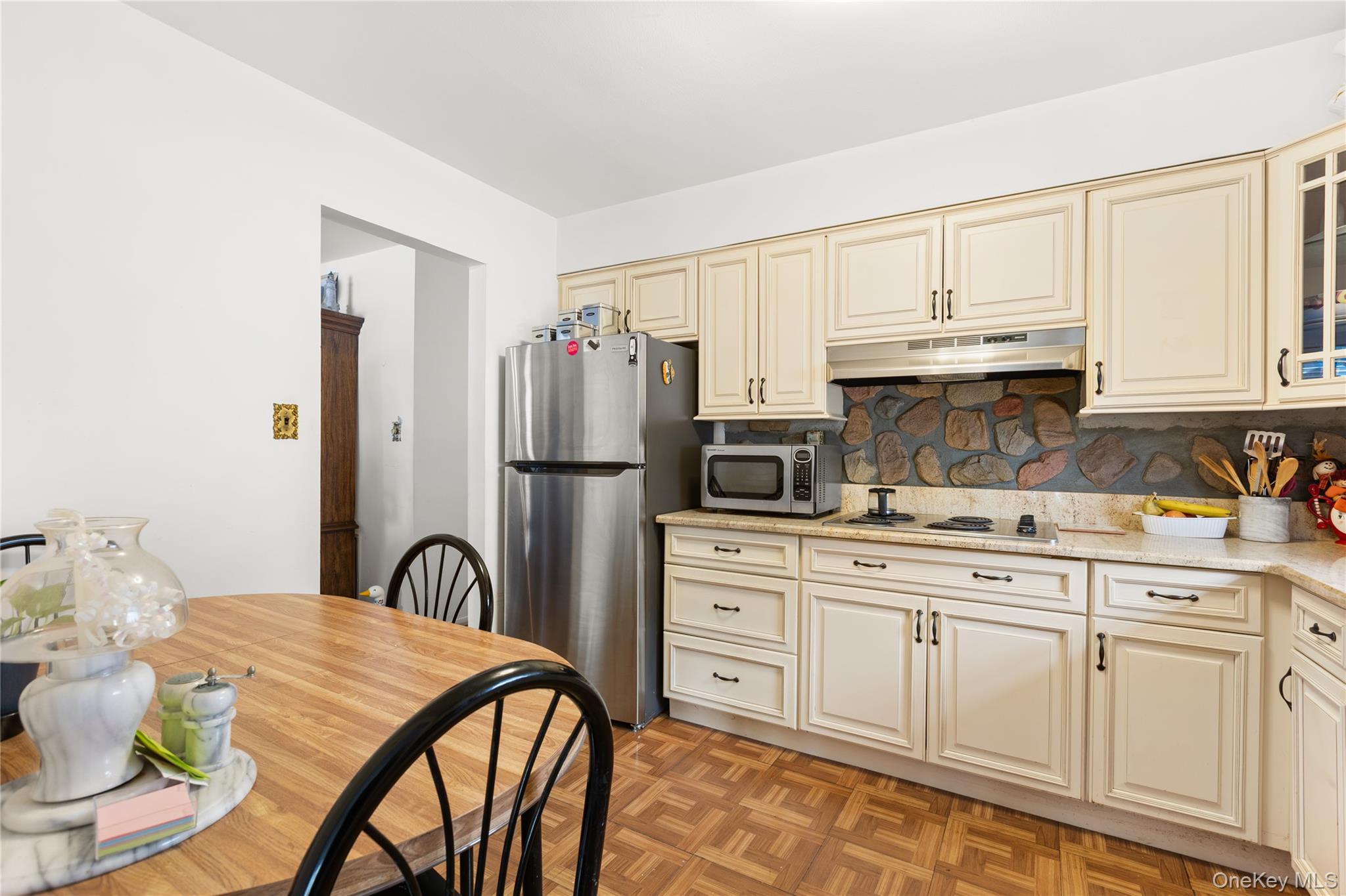 14 Cumberland Street, West Babylon, NY 11704