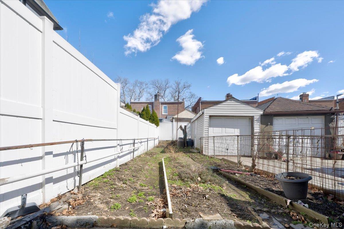 89-23 Vanderveer Street, Queens Village, NY 11427