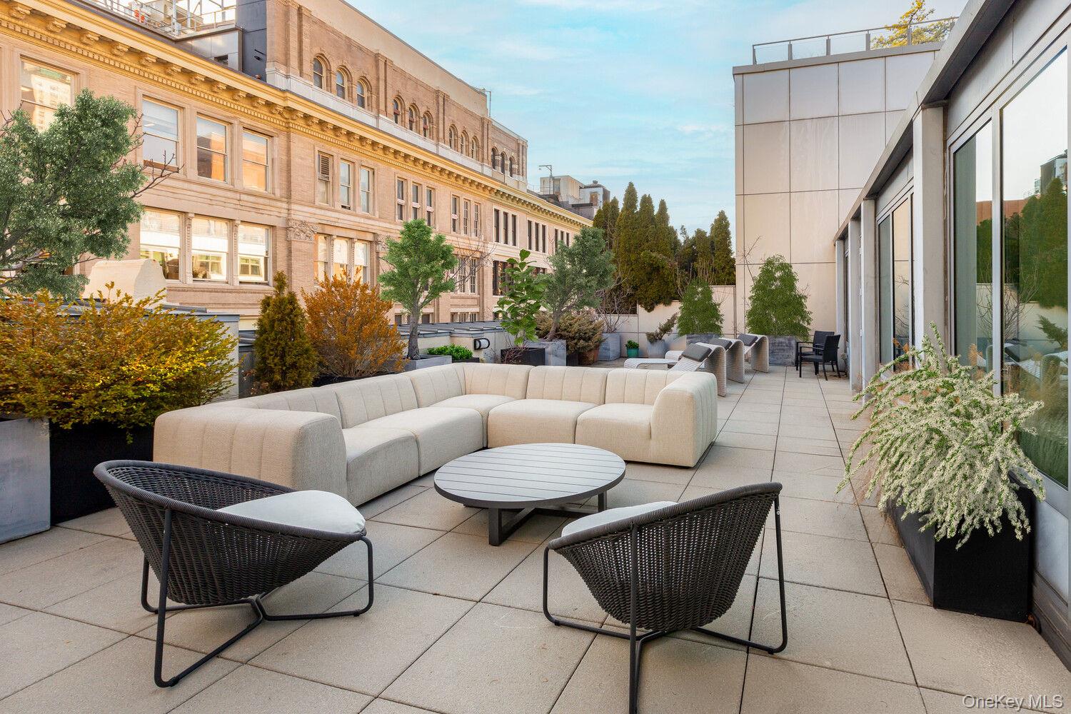 655 6TH Avenue # PHB, New York (Manhattan), NY 10010